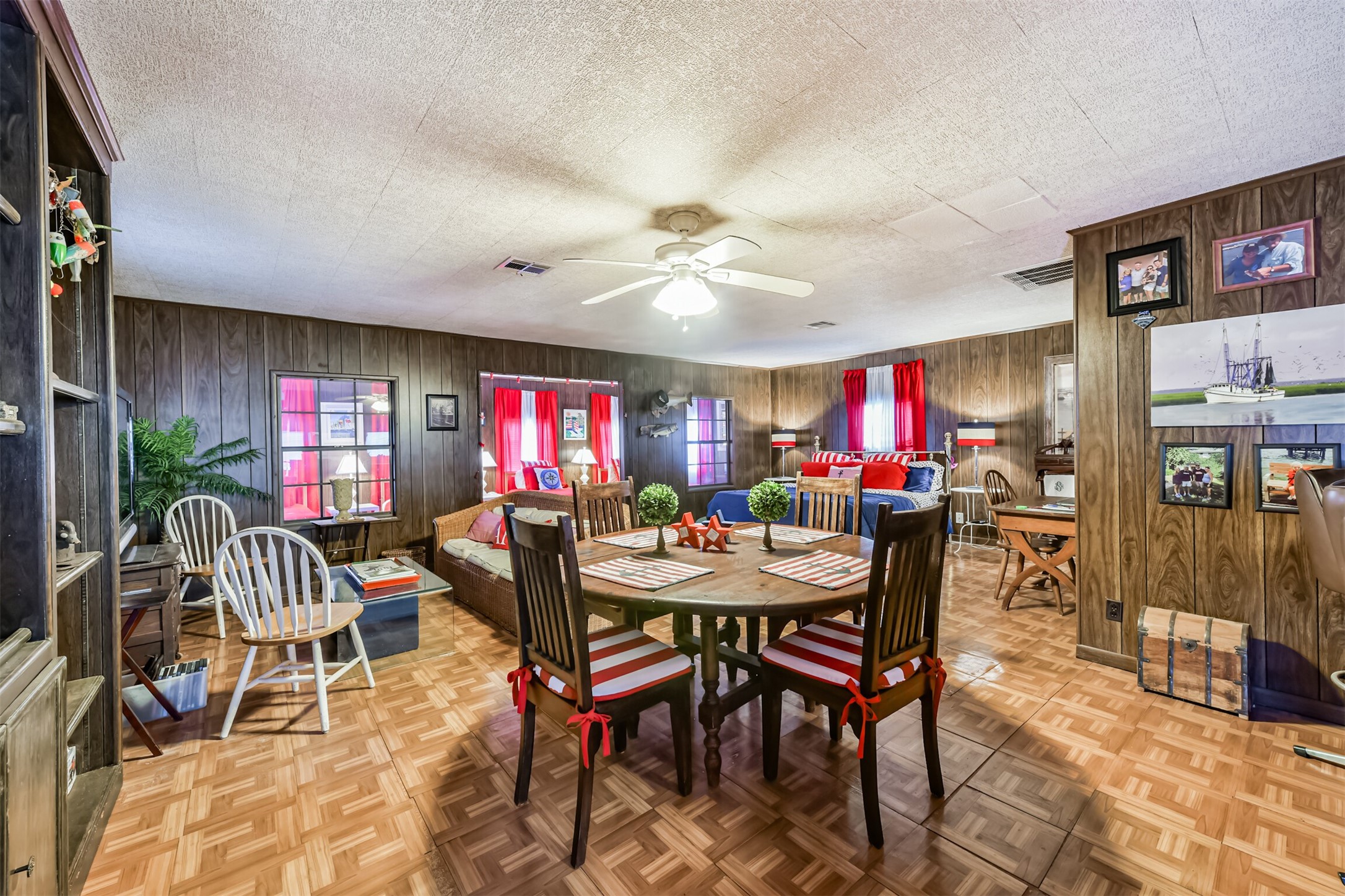 1521 John Street, San Leon, TX 77539