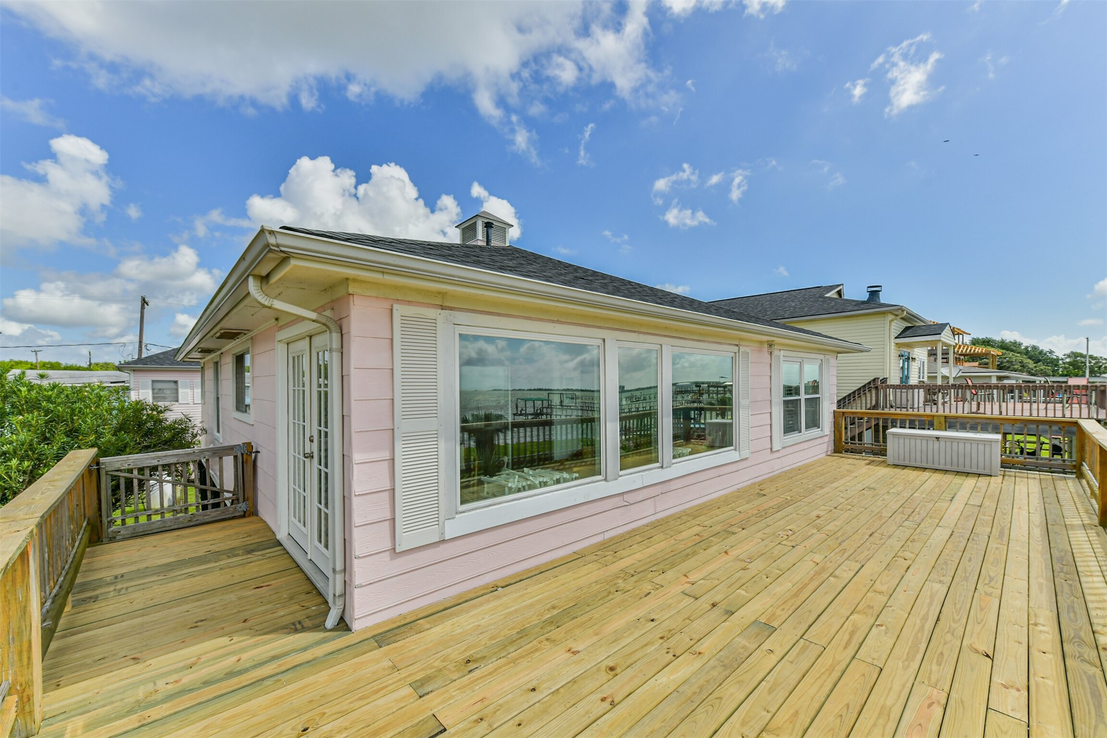 1521 John Street, San Leon, TX 77539