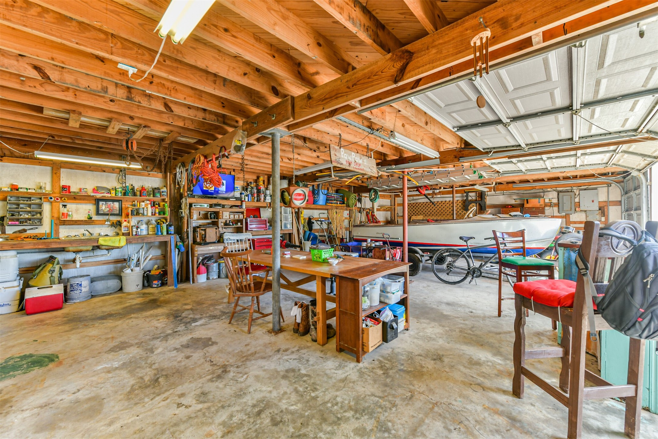 Oversized garage