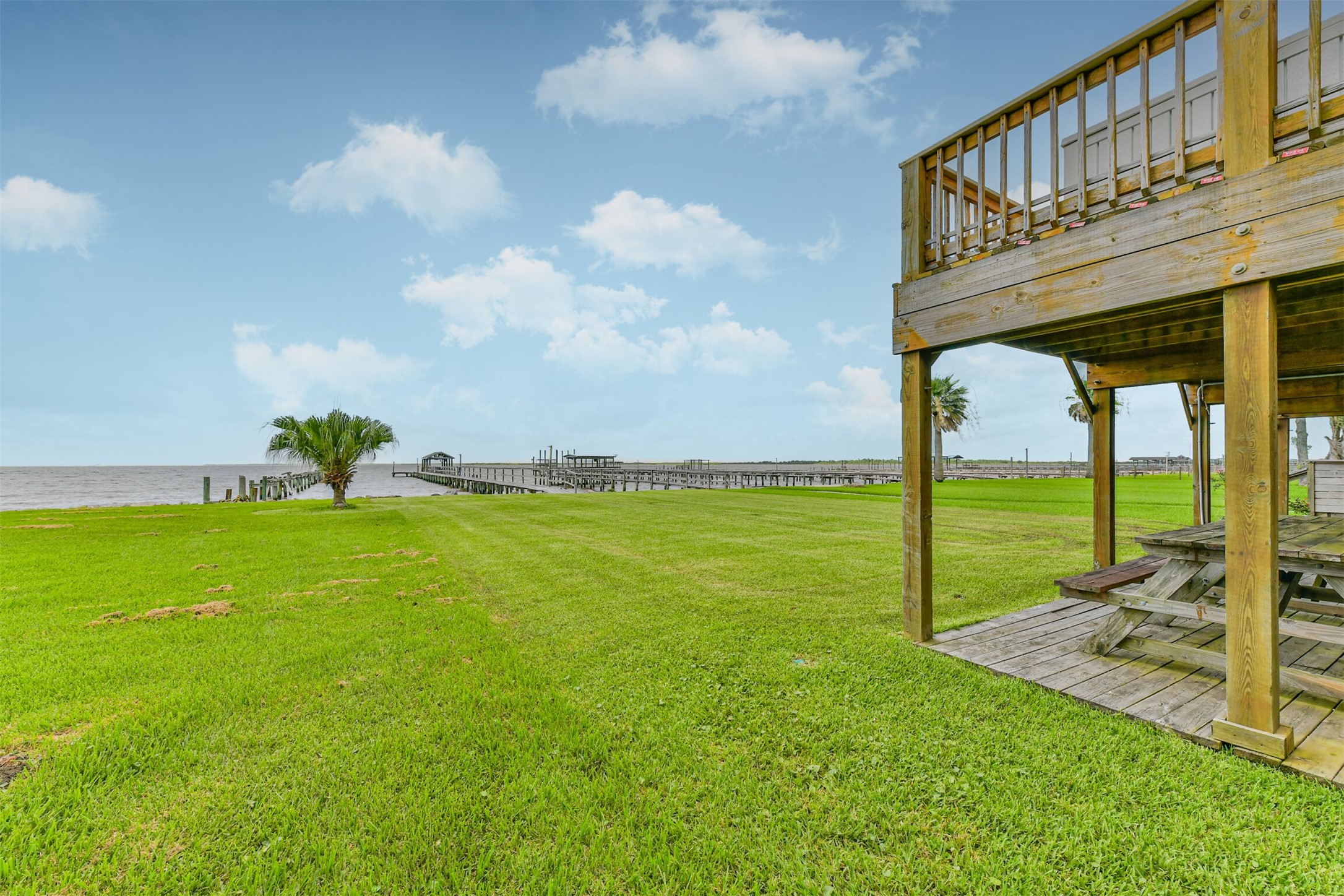 1521 John Street, San Leon, TX 77539