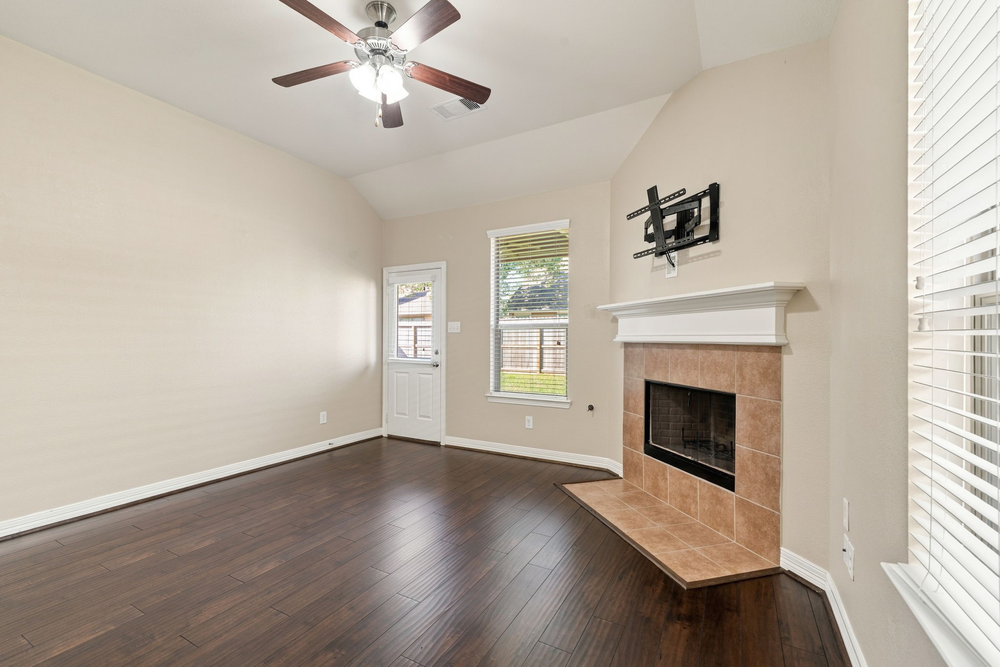 7302 Durango Creek Drive, Magnolia, TX 77354