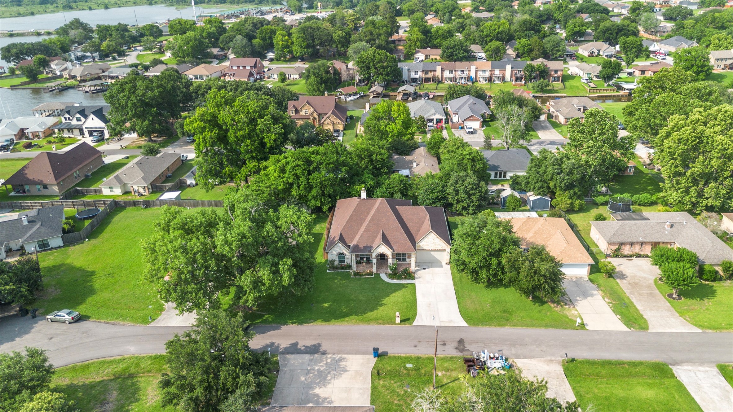 13336 Lake Breeze Lane, Willis, TX 77318