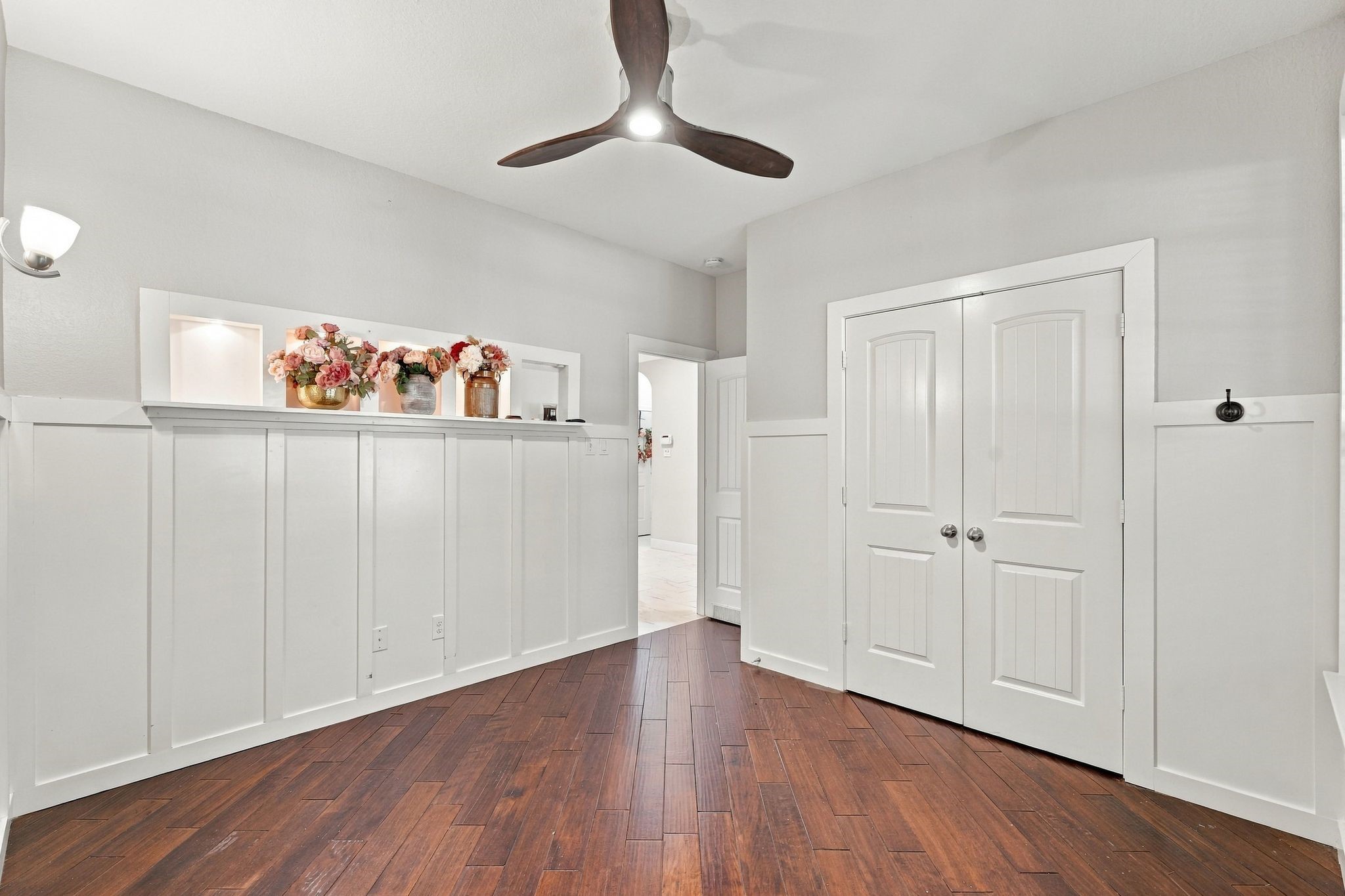 ADDITIONAL BEDROOM DOWNSTIARS. THIS IS TO THE LEFT AS YOU ENTER THE HOME. OPPOSITE SIDE FROM THE PRIMARY BEDROOM
