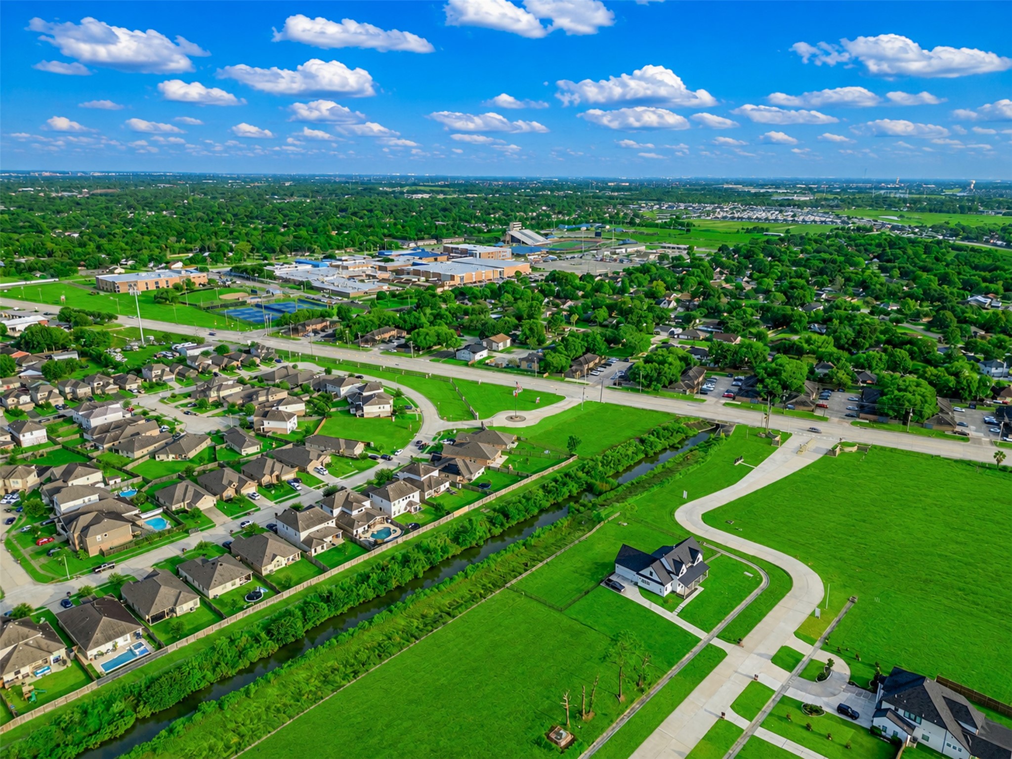 4116 Leslies Way, Dickinson, TX 77539 4116 Leslies Way, Dickinson, TX 77539