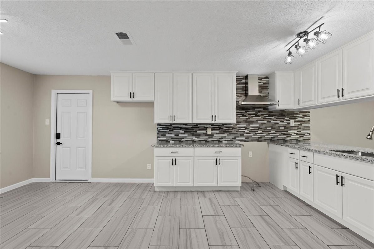 3405 Meadowlark Lane, Alvin, TX 77511