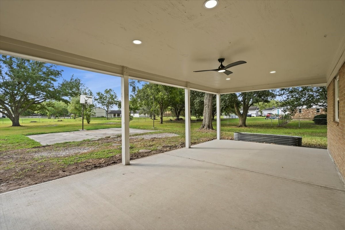 3405 Meadowlark Lane, Alvin, TX 77511