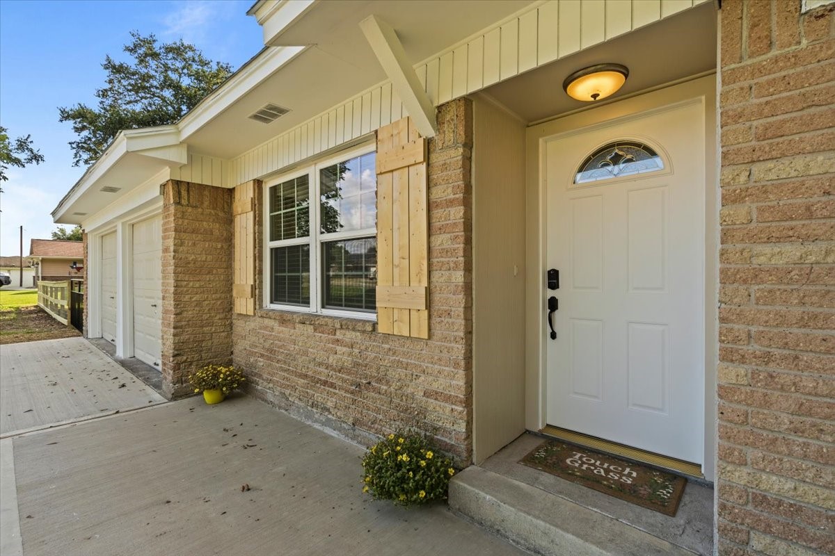 3405 Meadowlark Lane, Alvin, TX 77511
