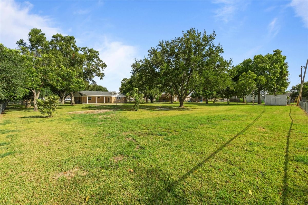 3405 Meadowlark Lane, Alvin, TX 77511
