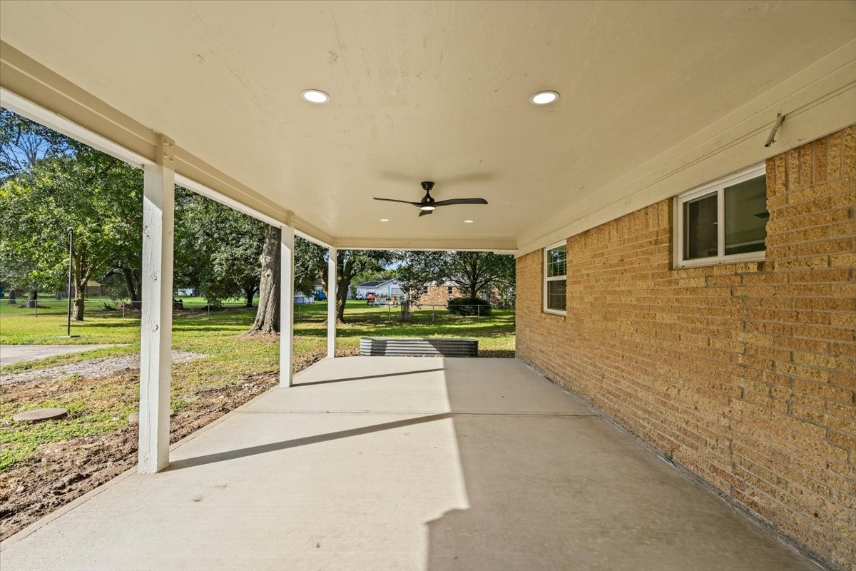 3405 Meadowlark Lane, Alvin, TX 77511