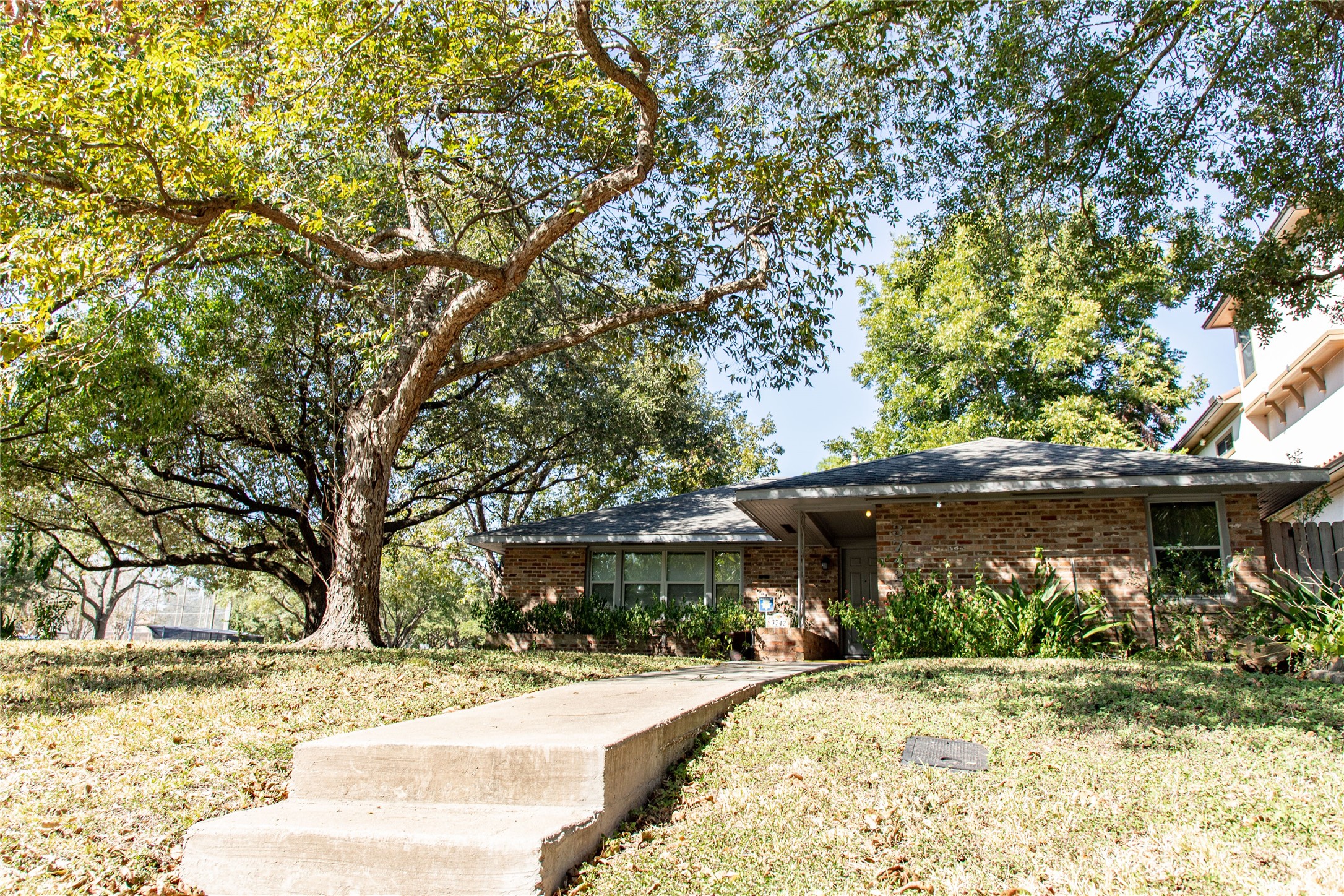 3742 Turnberry Circle, Houston, TX 77025