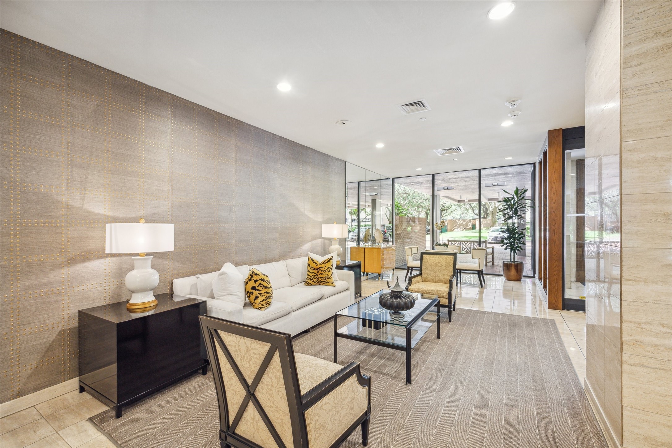 15 Greenway Plaza, #26K, Houston, TX 77046
