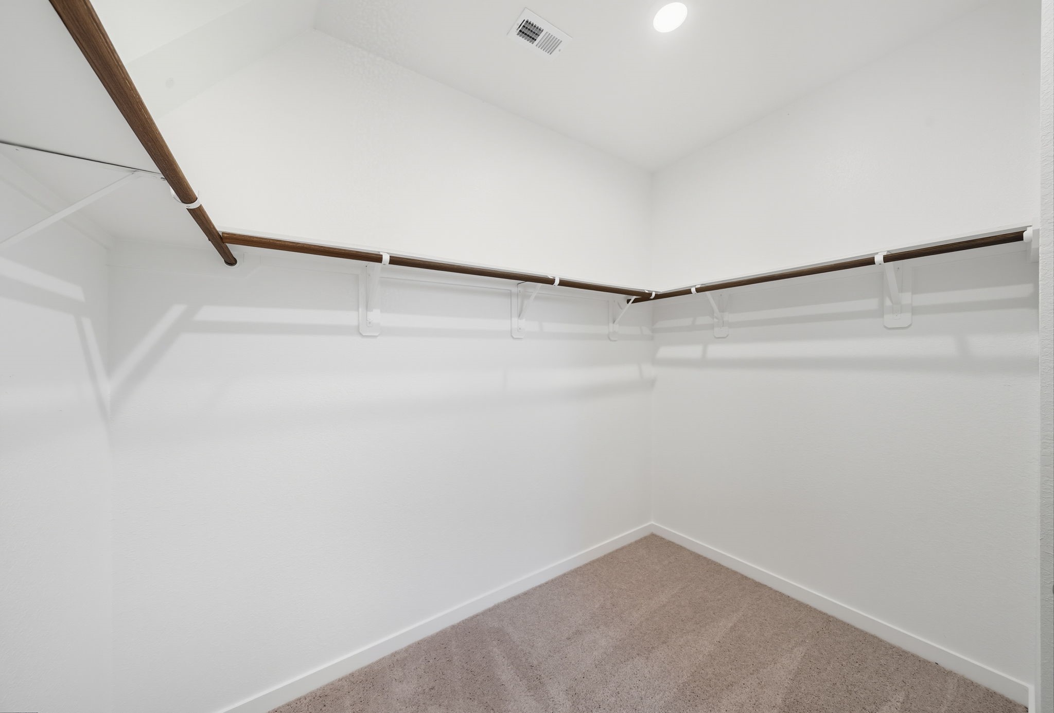103 Bentwater Lane, Clute, TX 77531