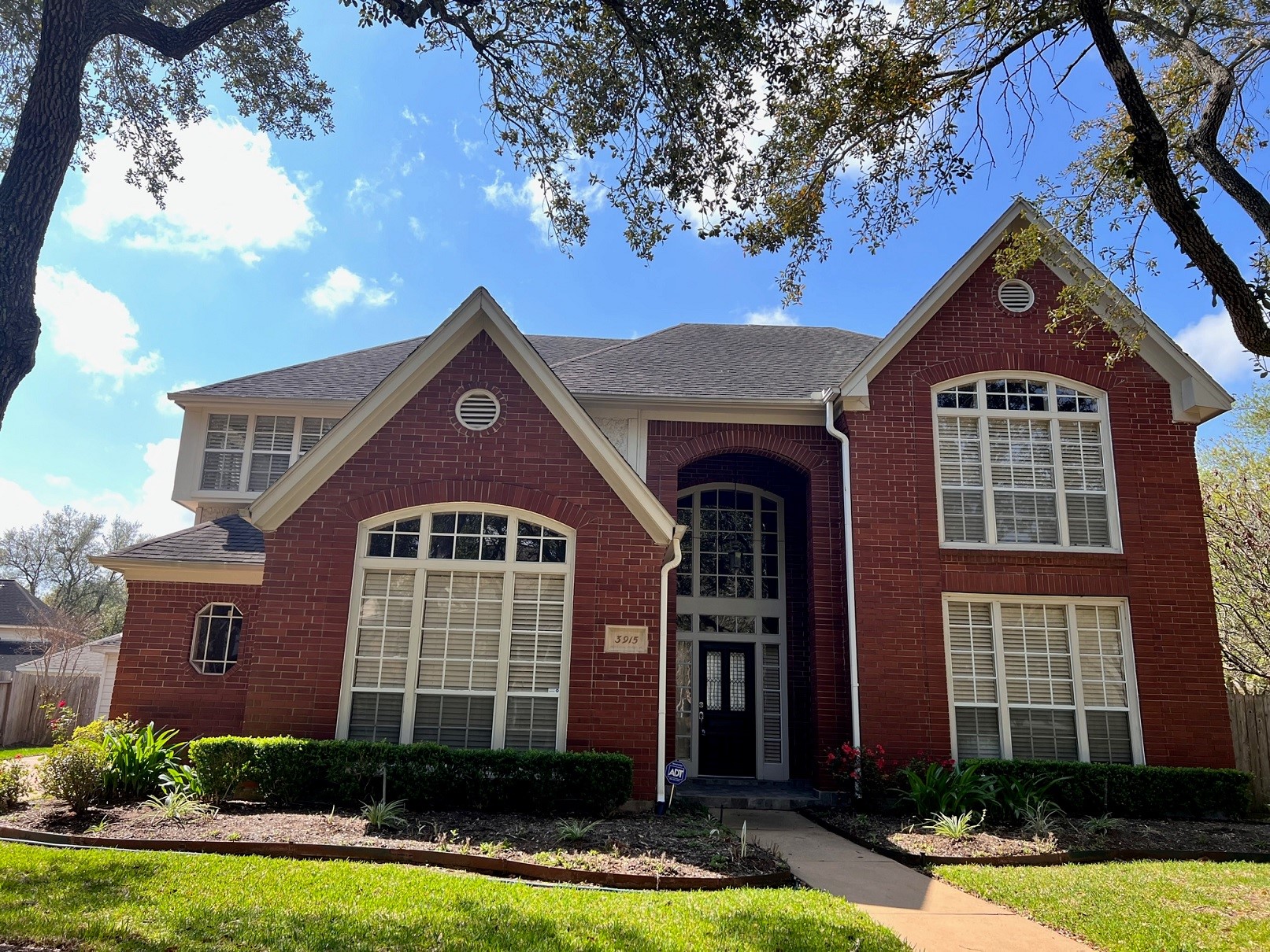 This Village Builder two-story home is well maintained and located on a huge corner lot in golf course community This Village Builder two-story home is well maintained and located on a huge corner lot in golf course community