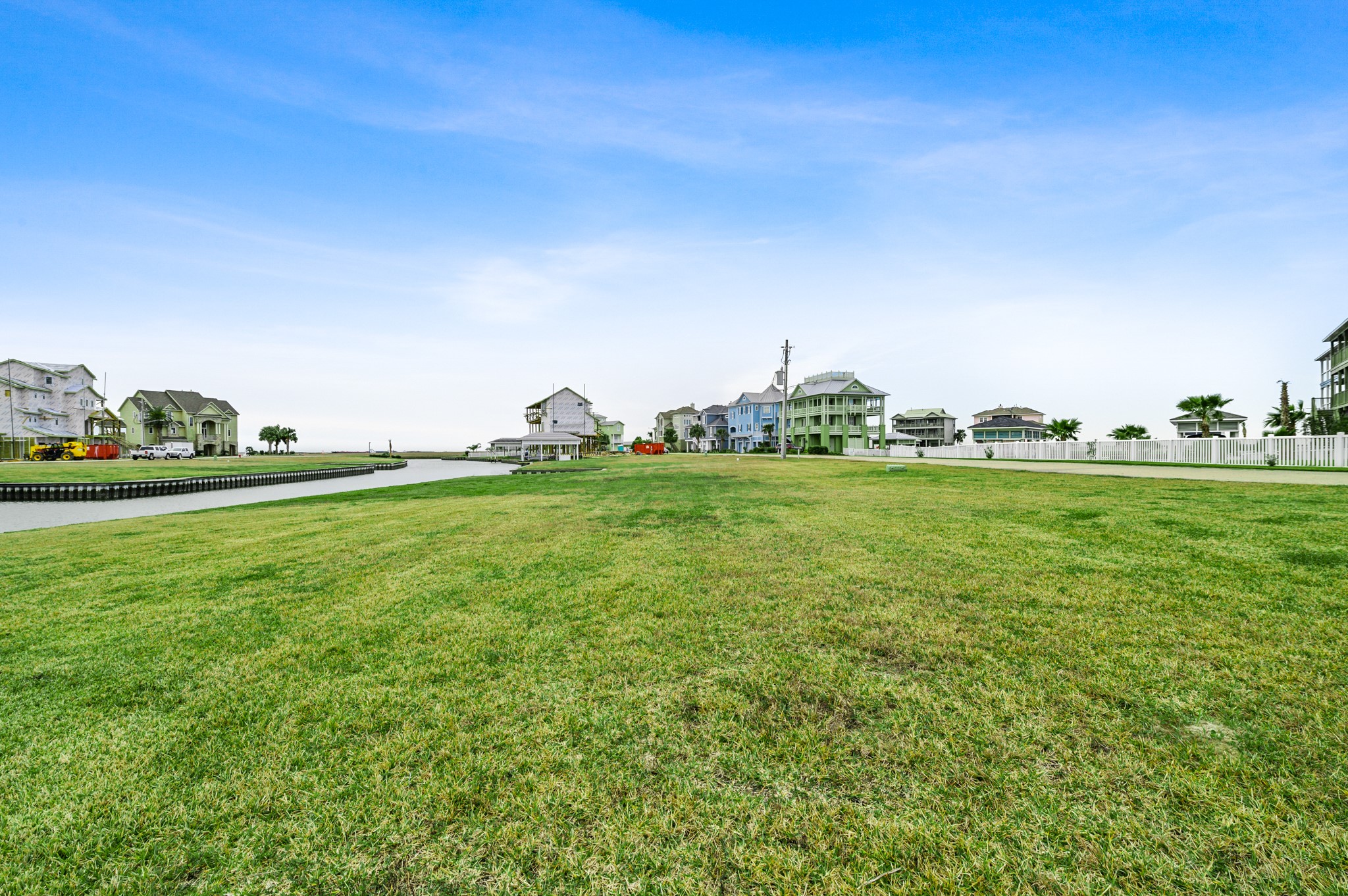27 Isla Morada, Hitchcock, TX 77563