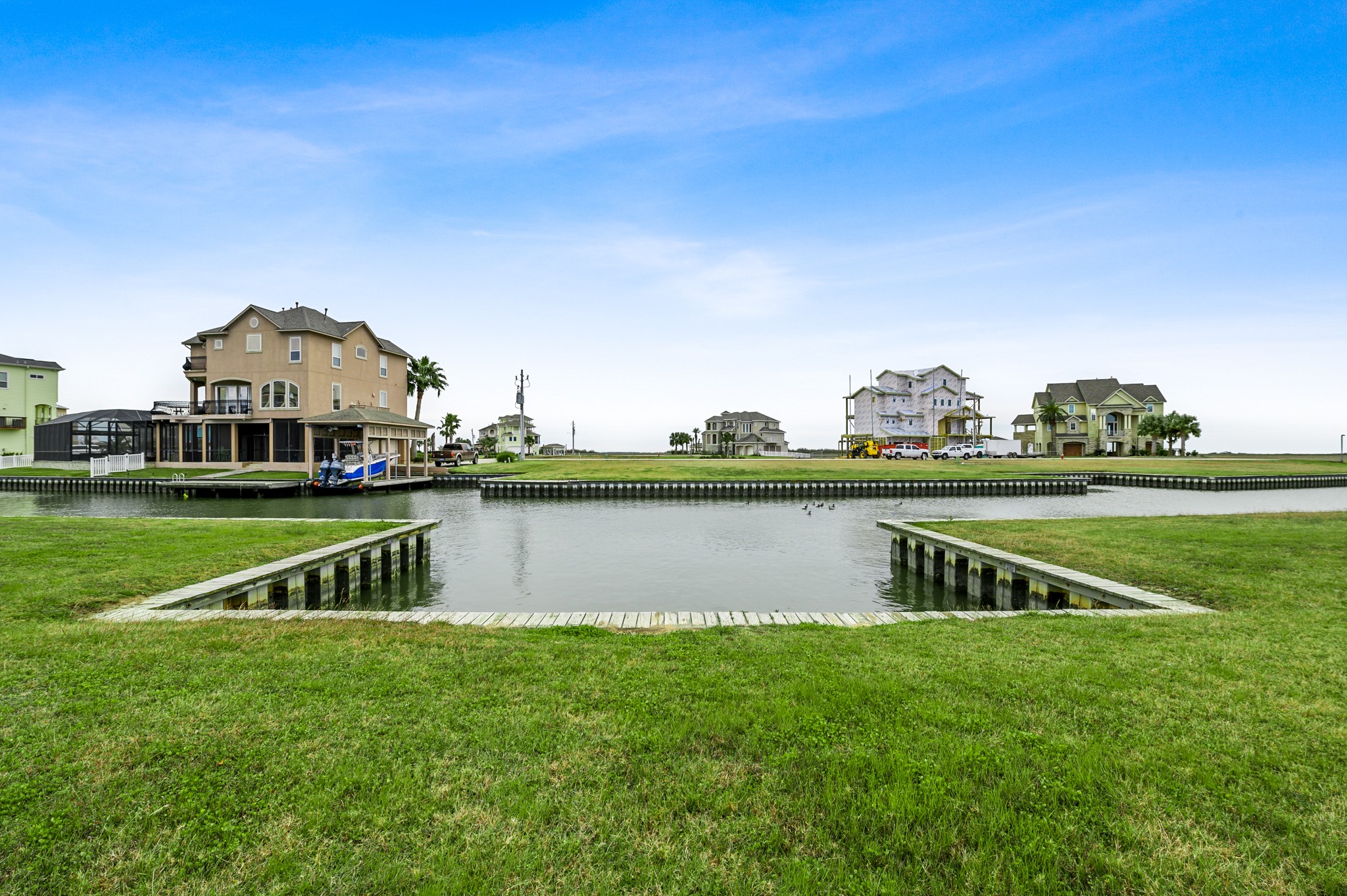 27 Isla Morada, Hitchcock, TX 77563