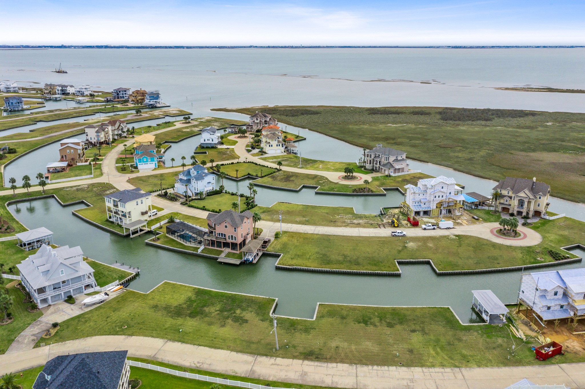 27 Isla Morada, Hitchcock, TX 77563