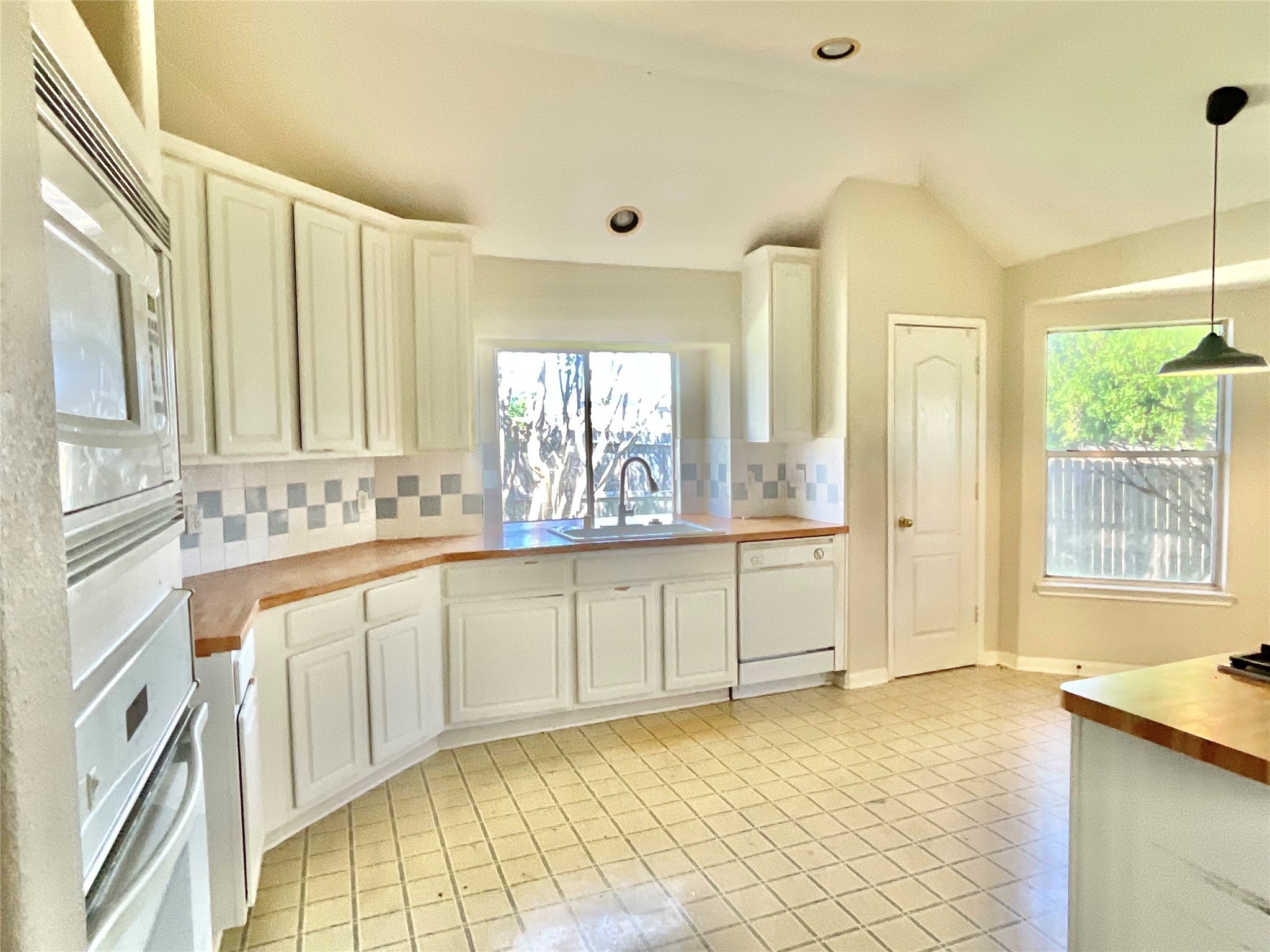 Spacious kitchen Spacious kitchen