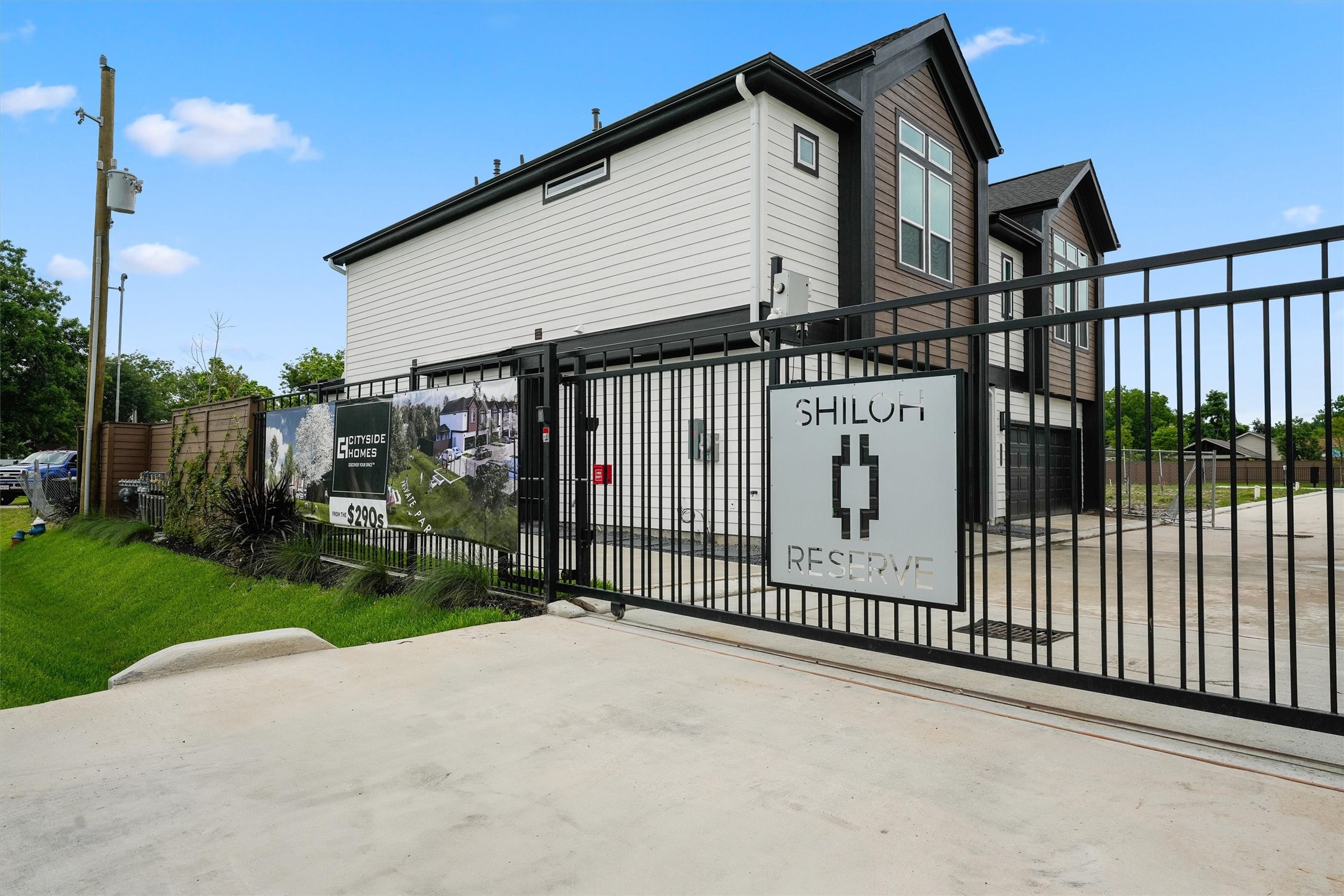 Private + Gated Community Private + Gated Community