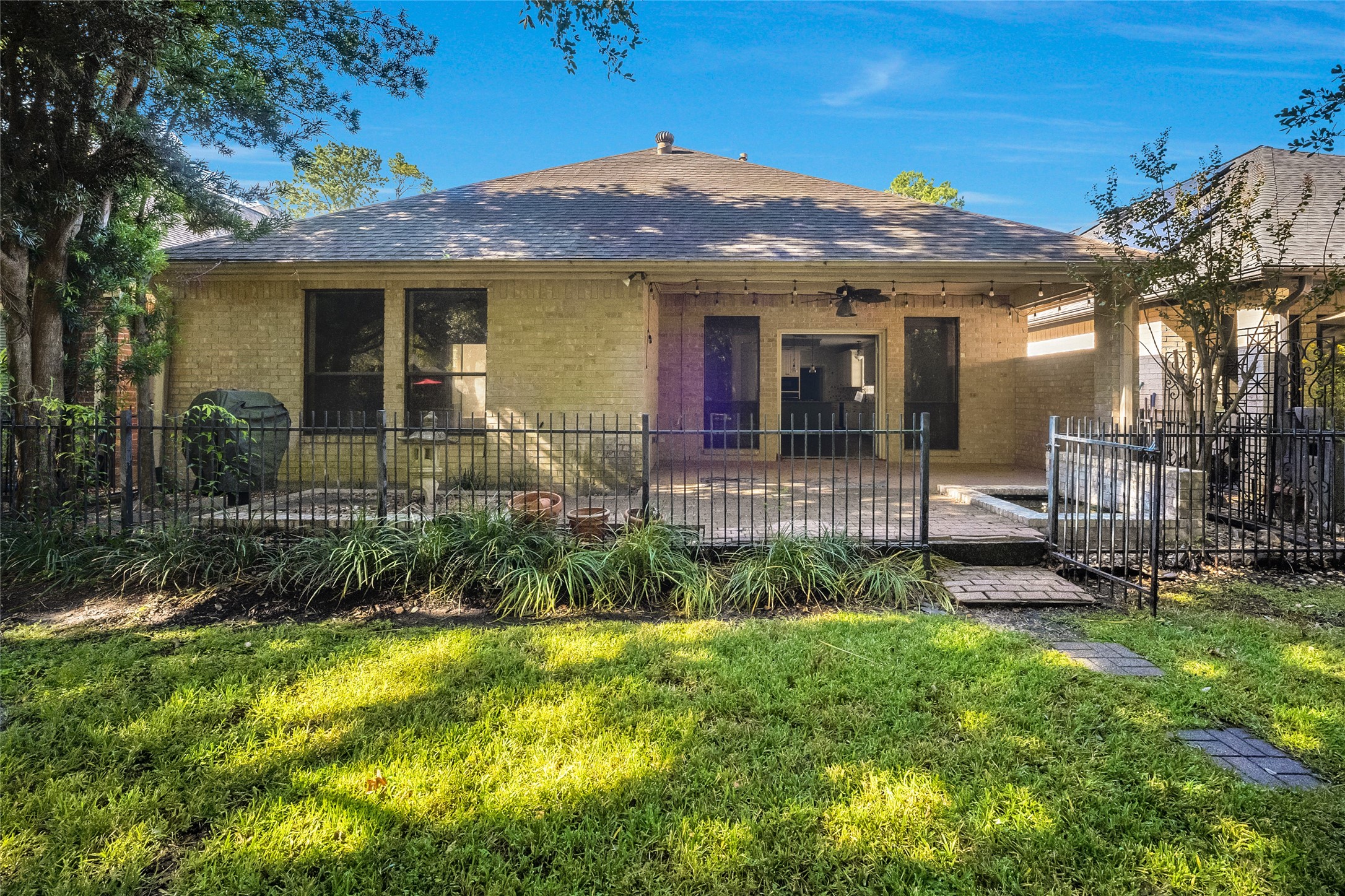 14422 Reissen Lane, Houston, TX 77069