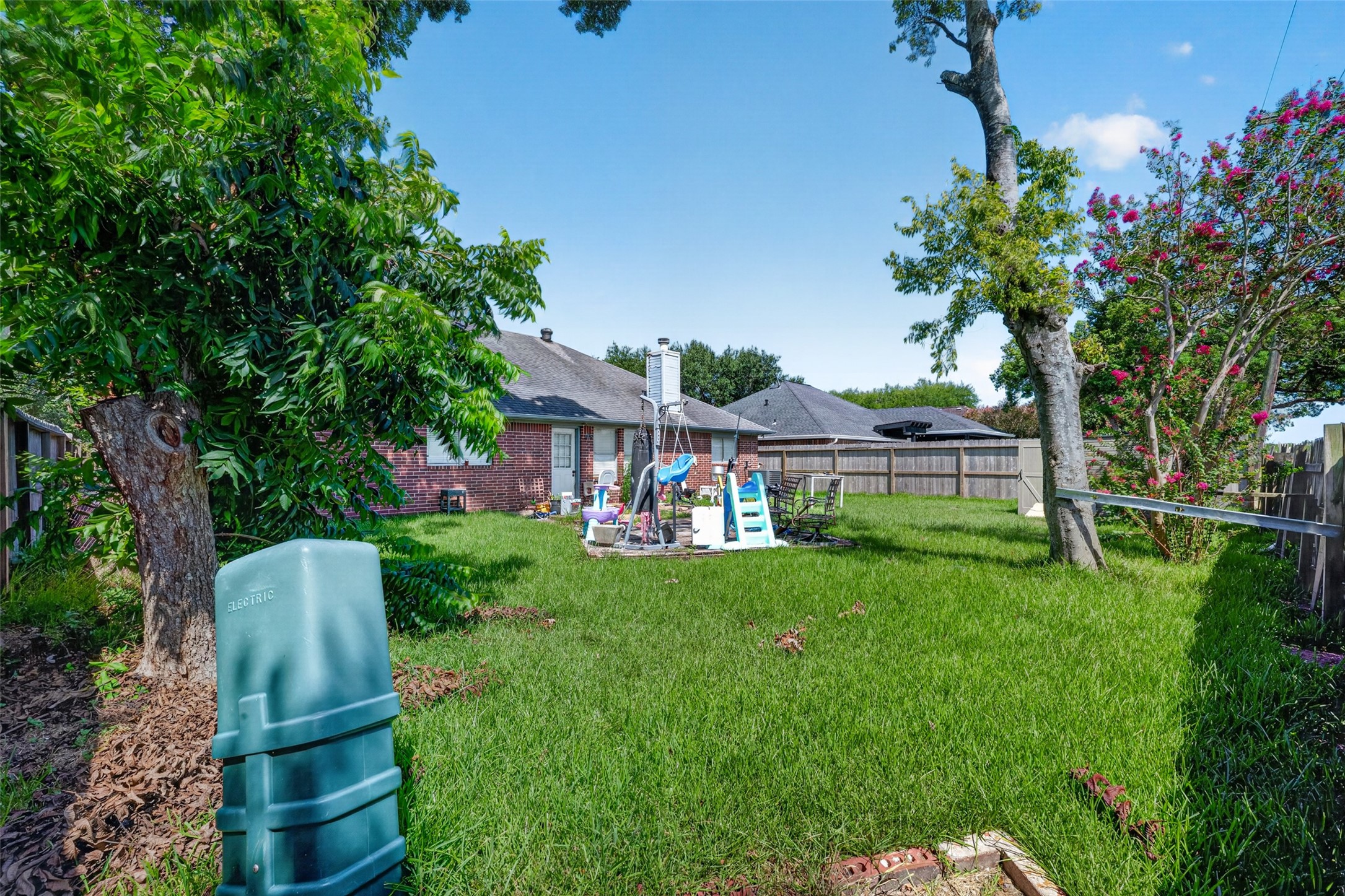 3002 Overland Trail, Dickinson, TX 77539