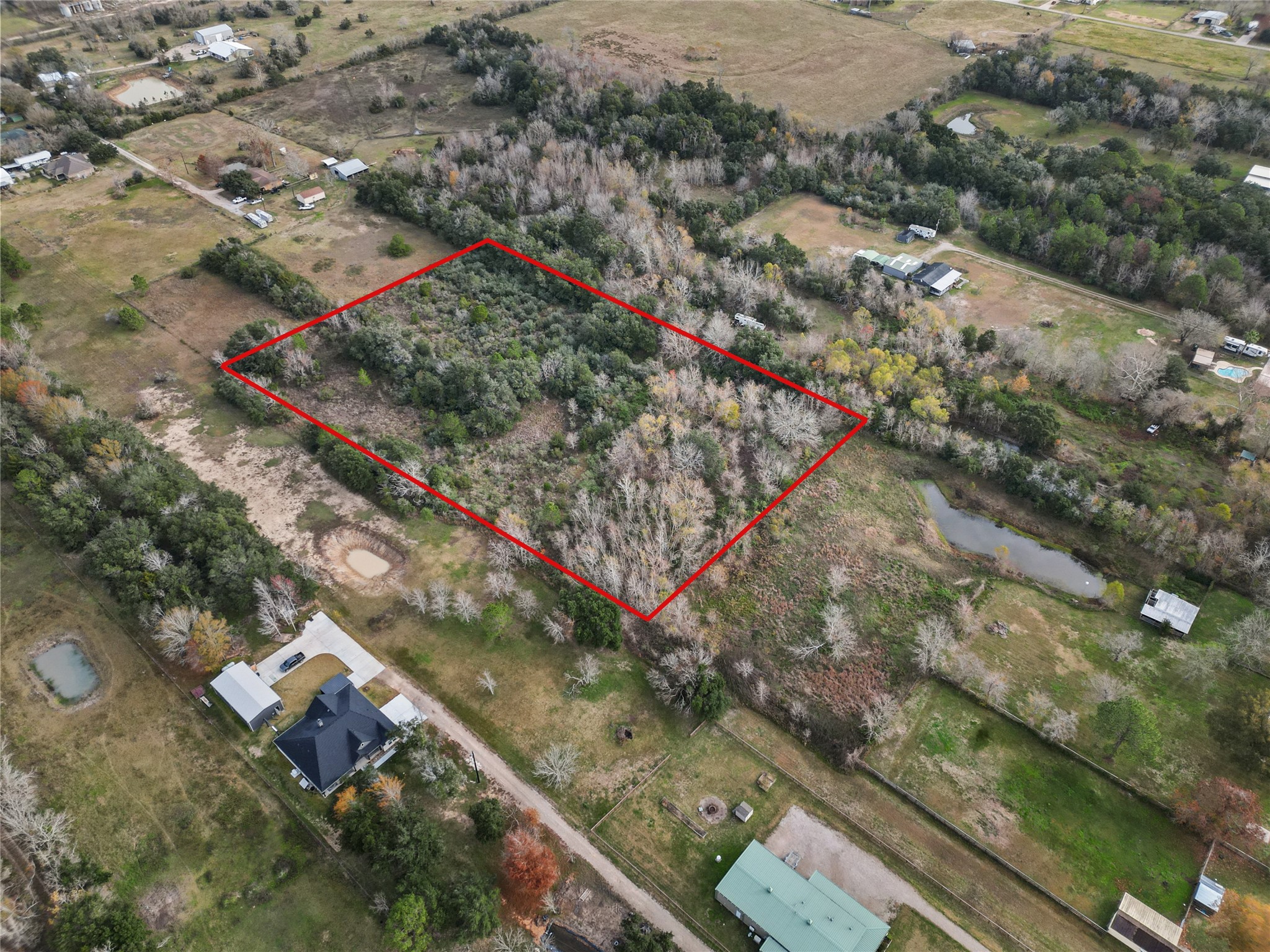 The easement runs straight into this rectangle. This is 5 acres to do what you want with. So many options, perfect privacy, sits back off of 28th st. The easement runs straight into this rectangle. This is 5 acres to do what you want with. So many options, perfect privacy, sits back off of 28th st.