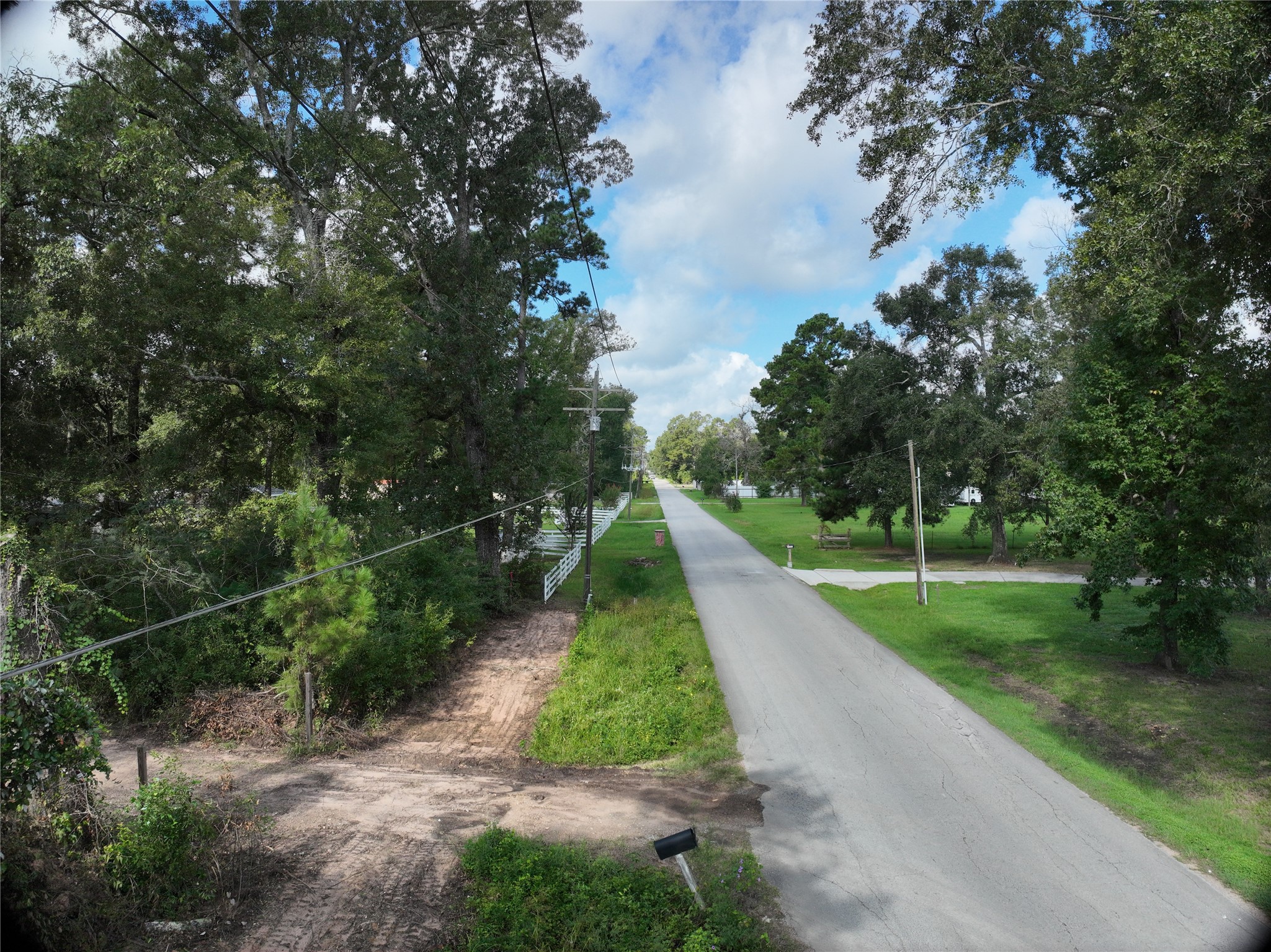 27060 Hill And Dale Avenue, Splendora, TX 77372