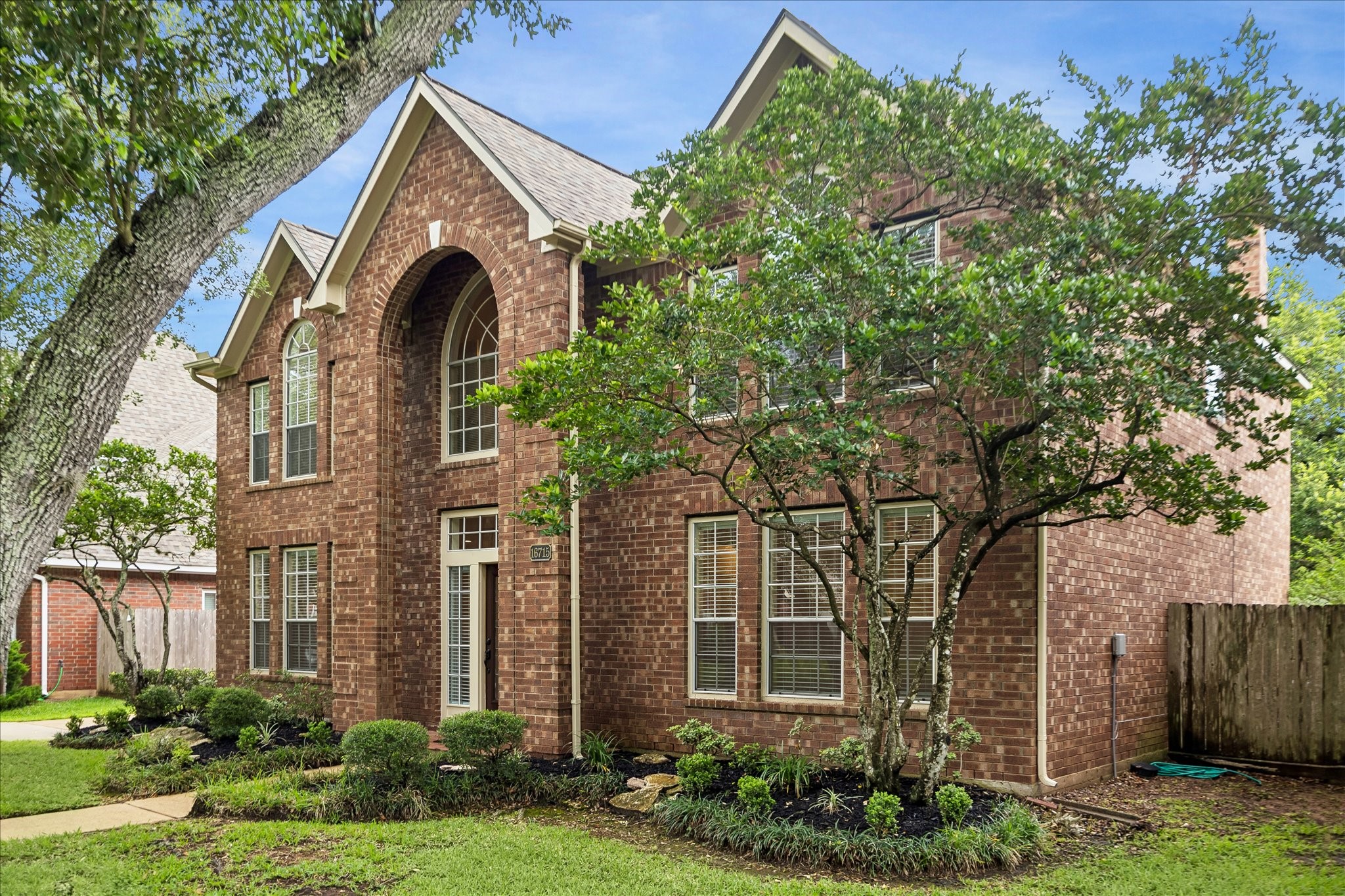 This home is walking distance to Colony Meadows Elementary School,which is in the front of the neighborhood. This home is walking distance to Colony Meadows Elementary School,which is in the front of the neighborhood.