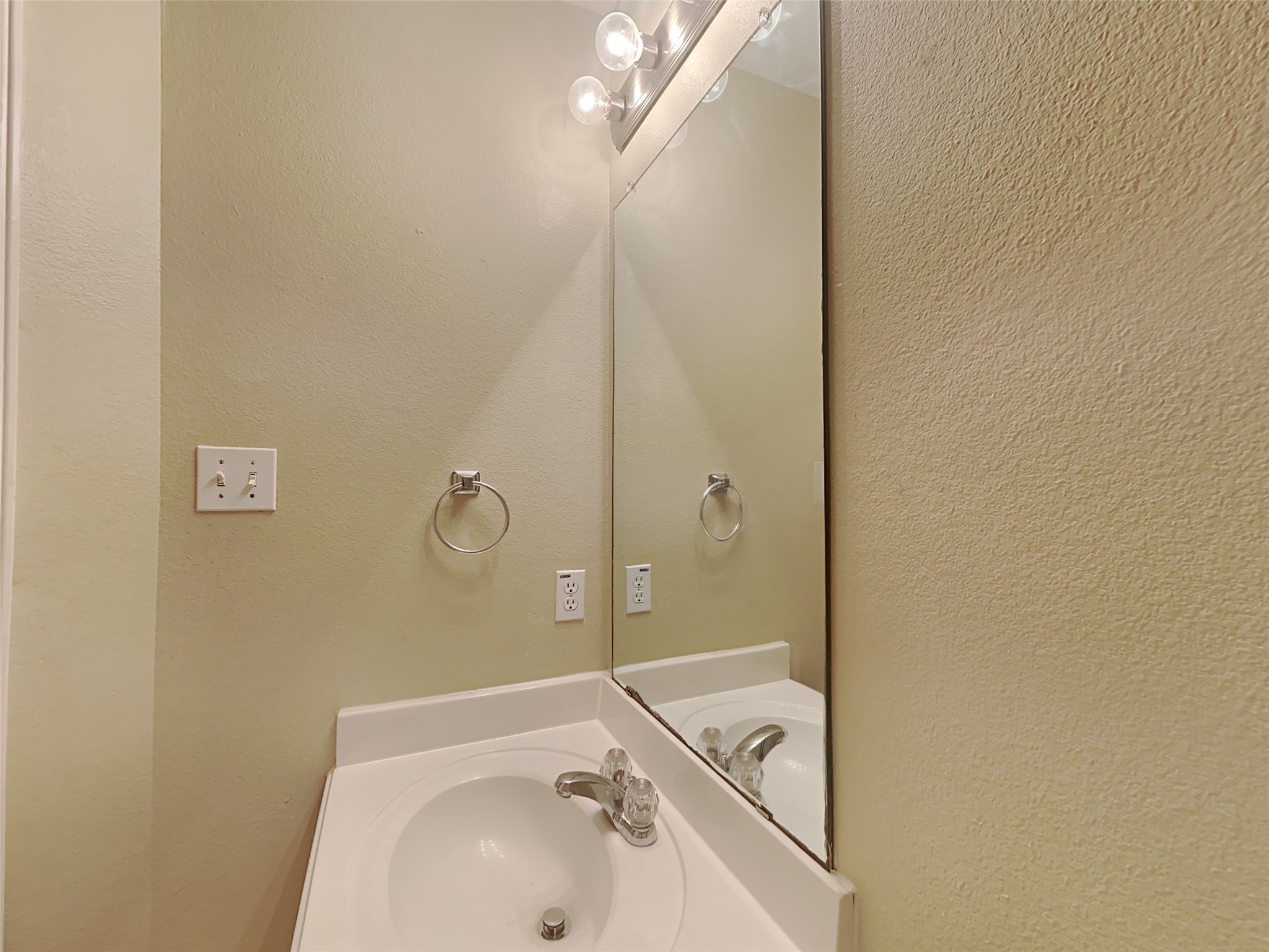 30611 S Sulphur Creek Drive, Magnolia, TX 77355