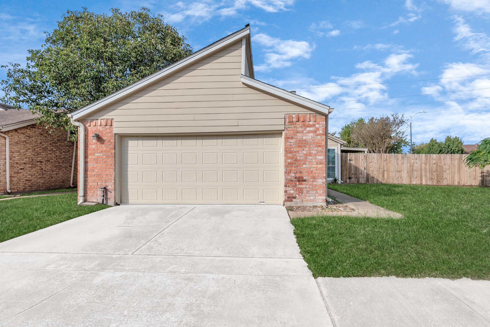 12002 Wood Hollow Lane, Houston, TX 77043