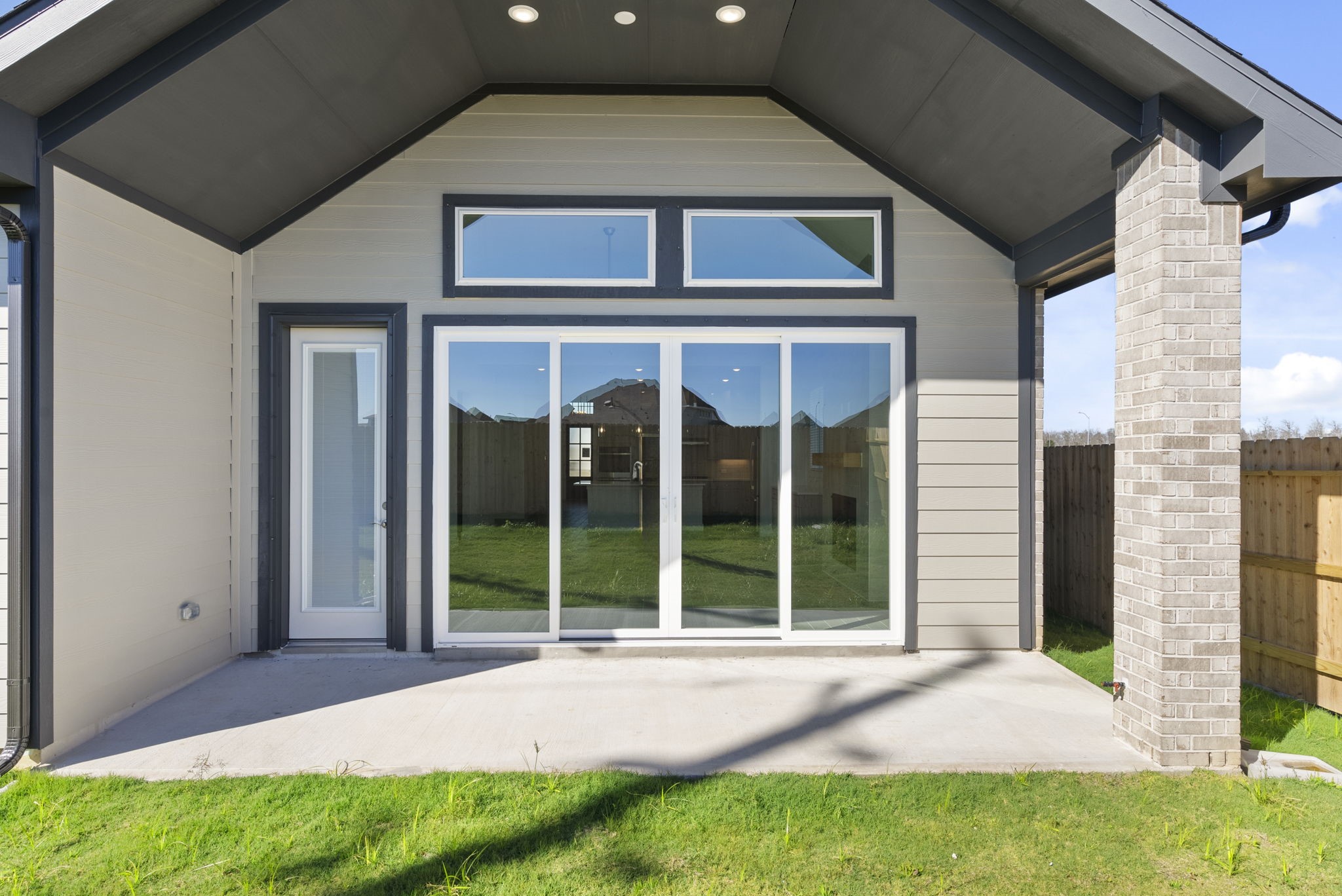 Photos are REPRESENTATIVE of the home /floor plan and are NOT of the actual home.  Selections, features, and room options vary.
