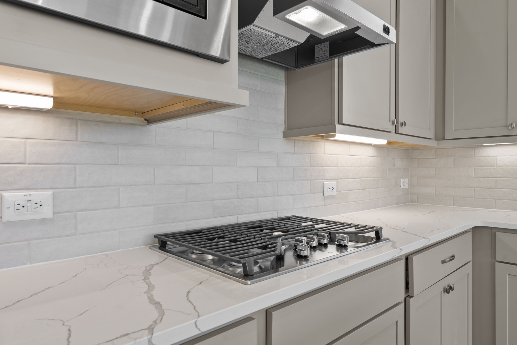 Photos are REPRESENTATIVE of the home /floor plan and are NOT of the actual home.  Selections, features, and room options vary.