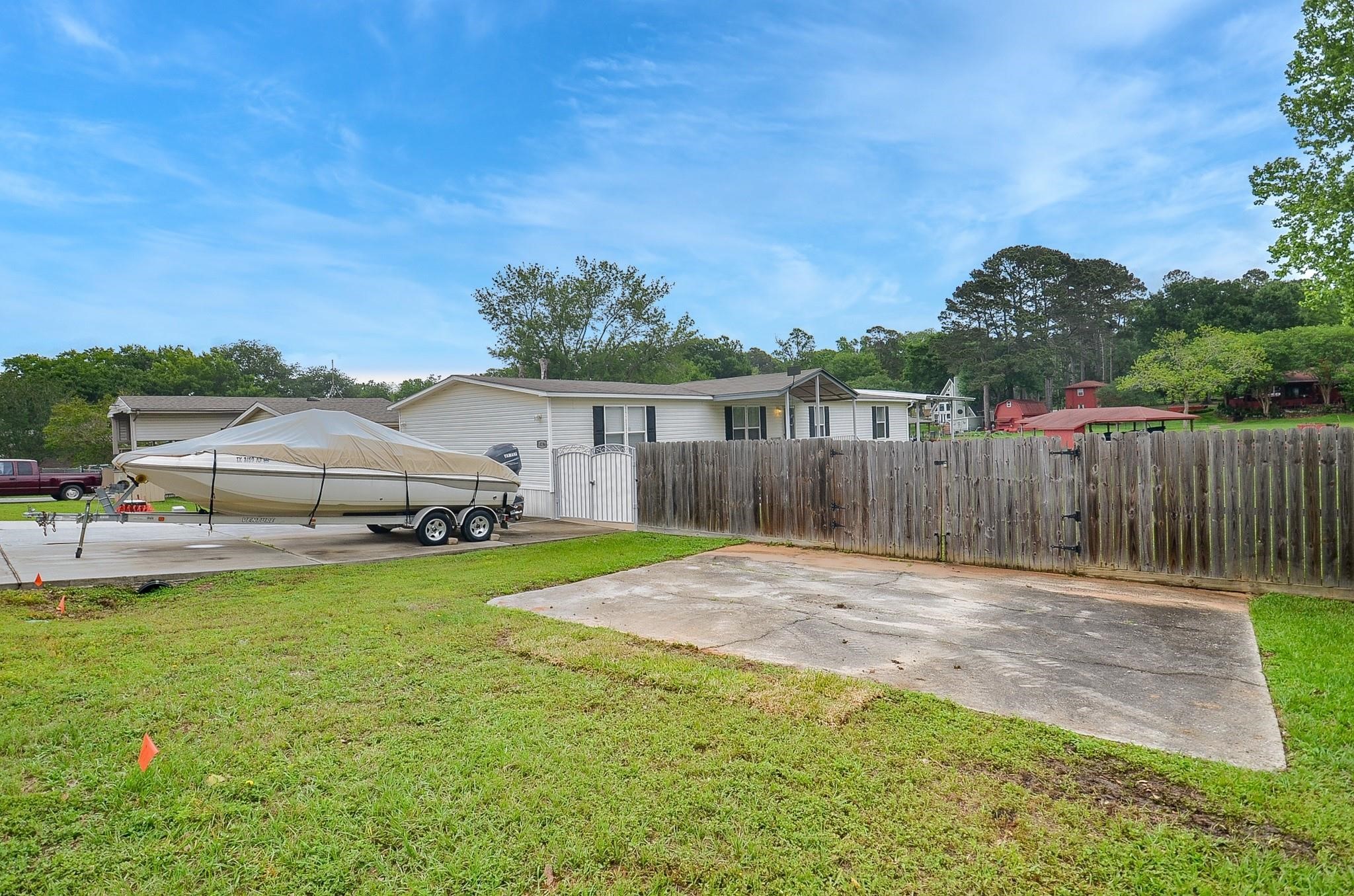 14186 & 14184 Shadow Bay Drive, Willis, TX 77318