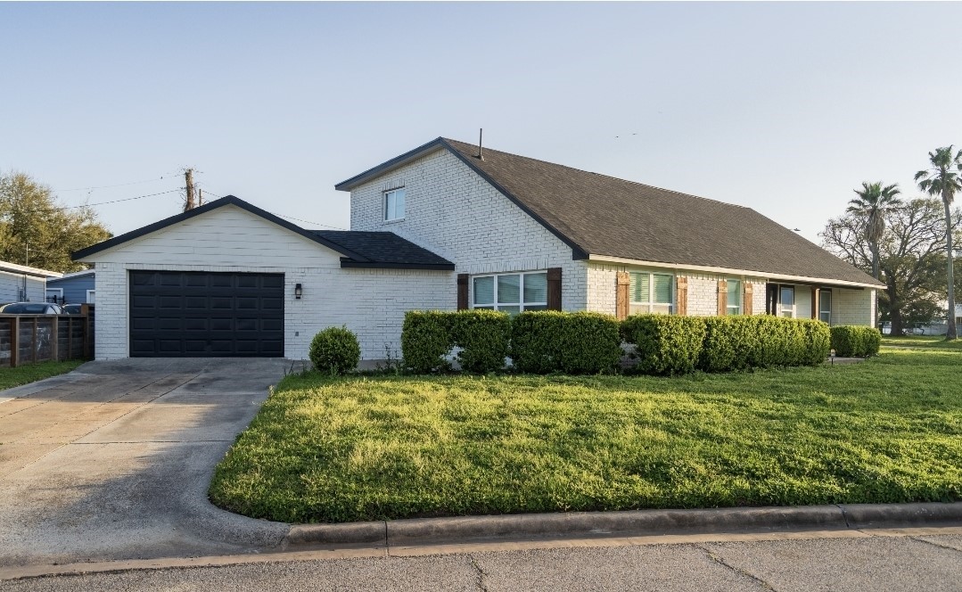 1402 Bayou Shore Drive, Galveston, TX 77551