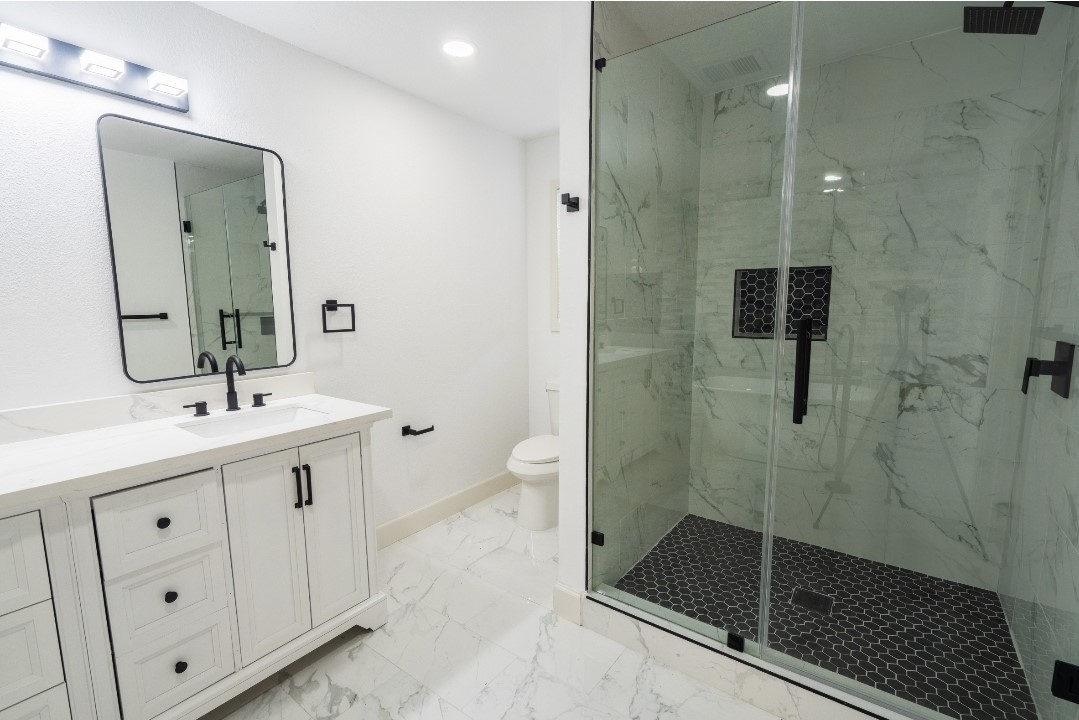 1402 Bayou Shore Drive, Galveston, TX 77551