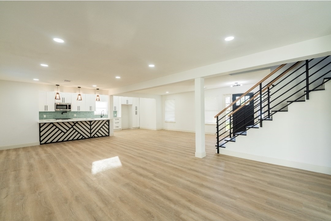 1402 Bayou Shore Drive, Galveston, TX 77551