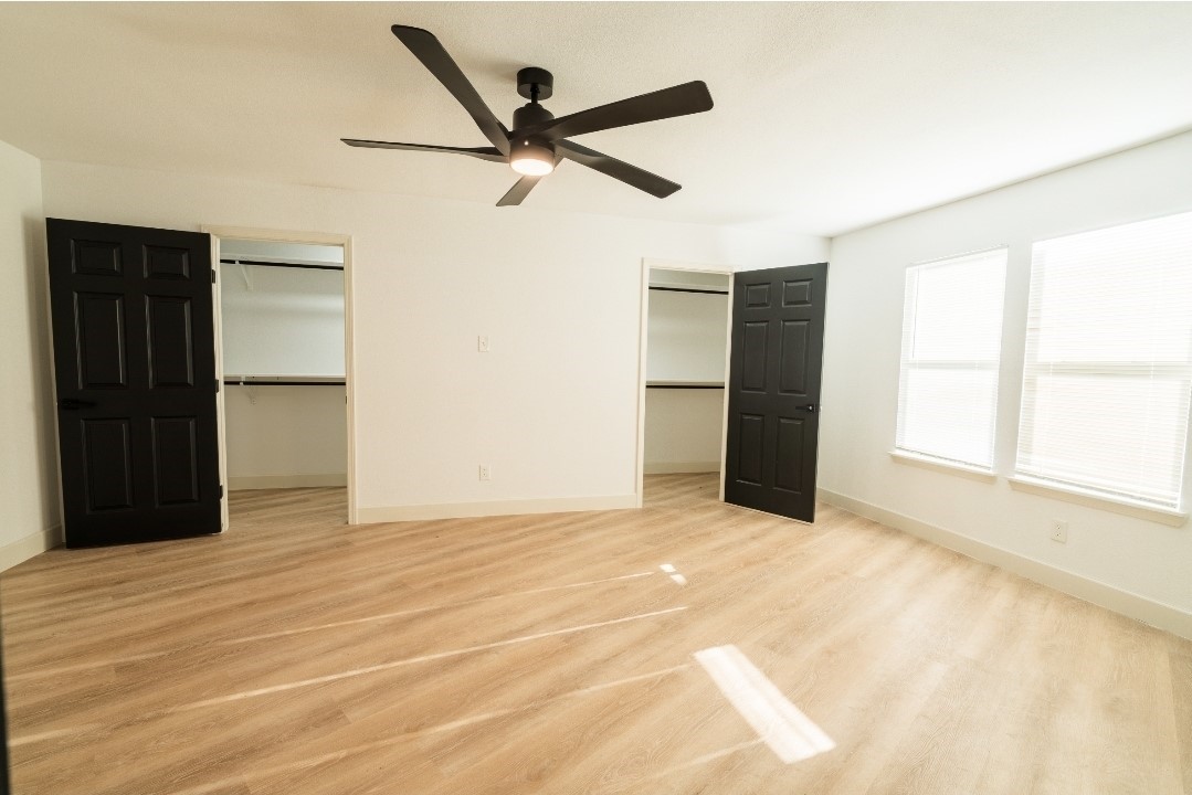 1402 Bayou Shore Drive, Galveston, TX 77551