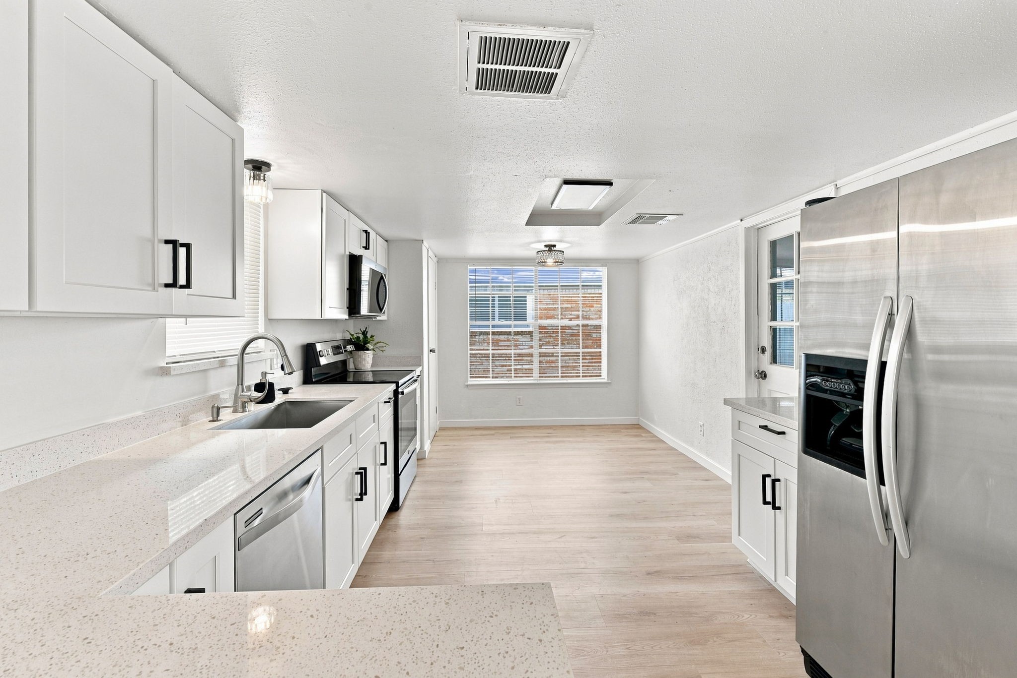 8819 Stone Brook Lane, Houston, TX 77040