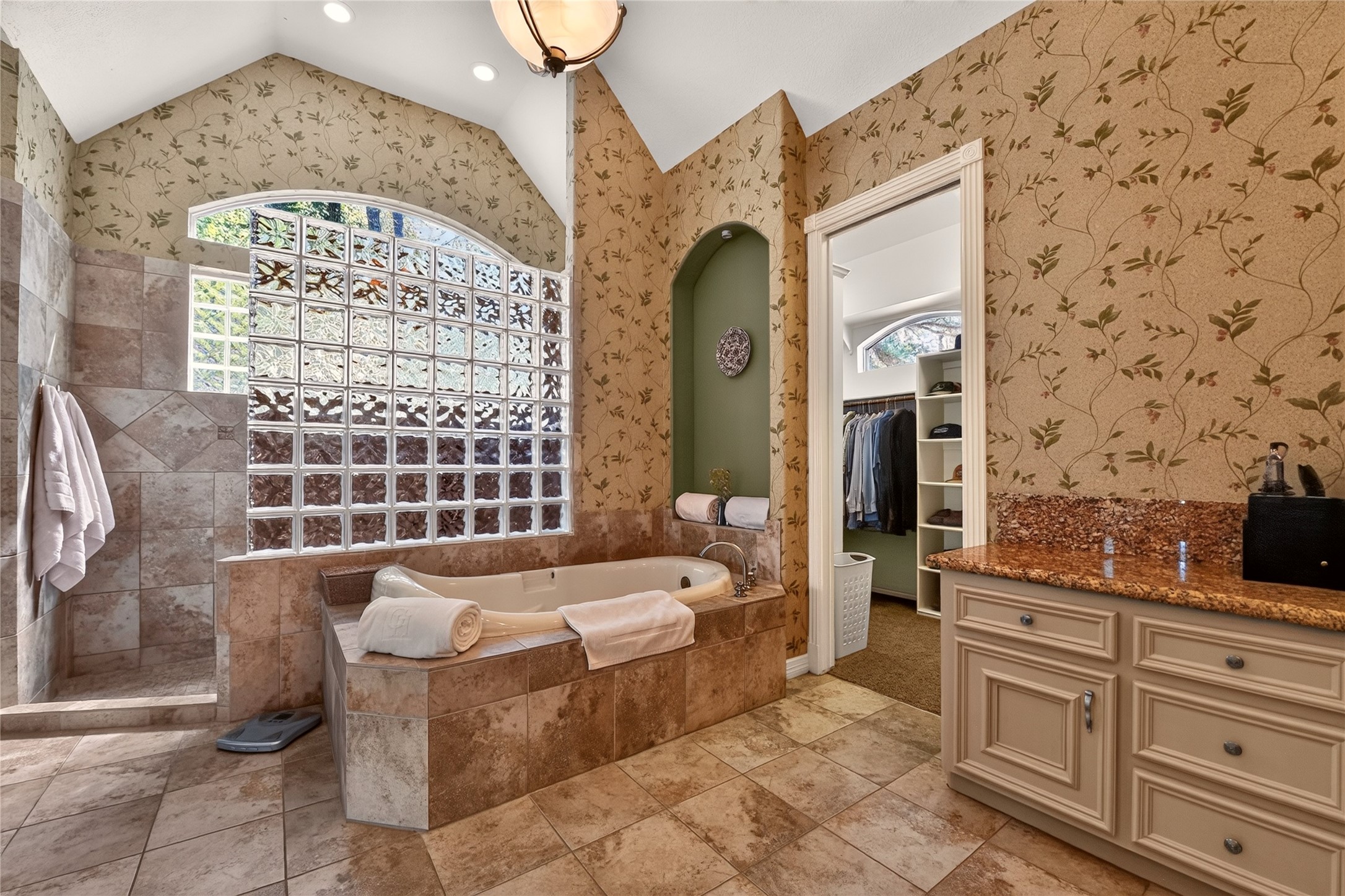 3111 Bentwater Drive, Montgomery, TX 77356