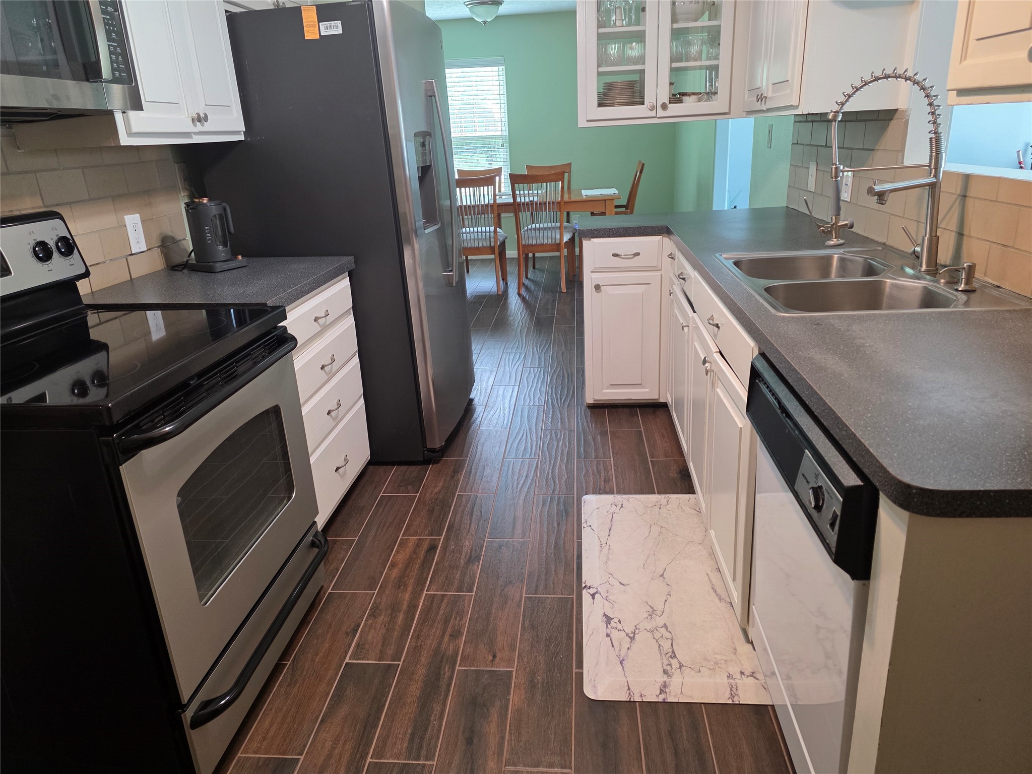 3632 W Meadow Lane, Dickinson, TX 77539