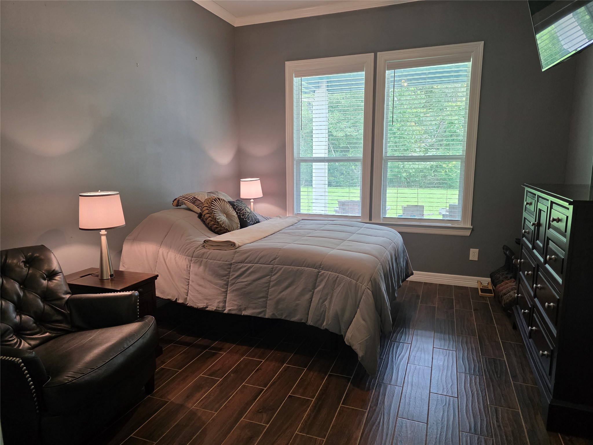Guest bedroom in Pool House/Guest Suite