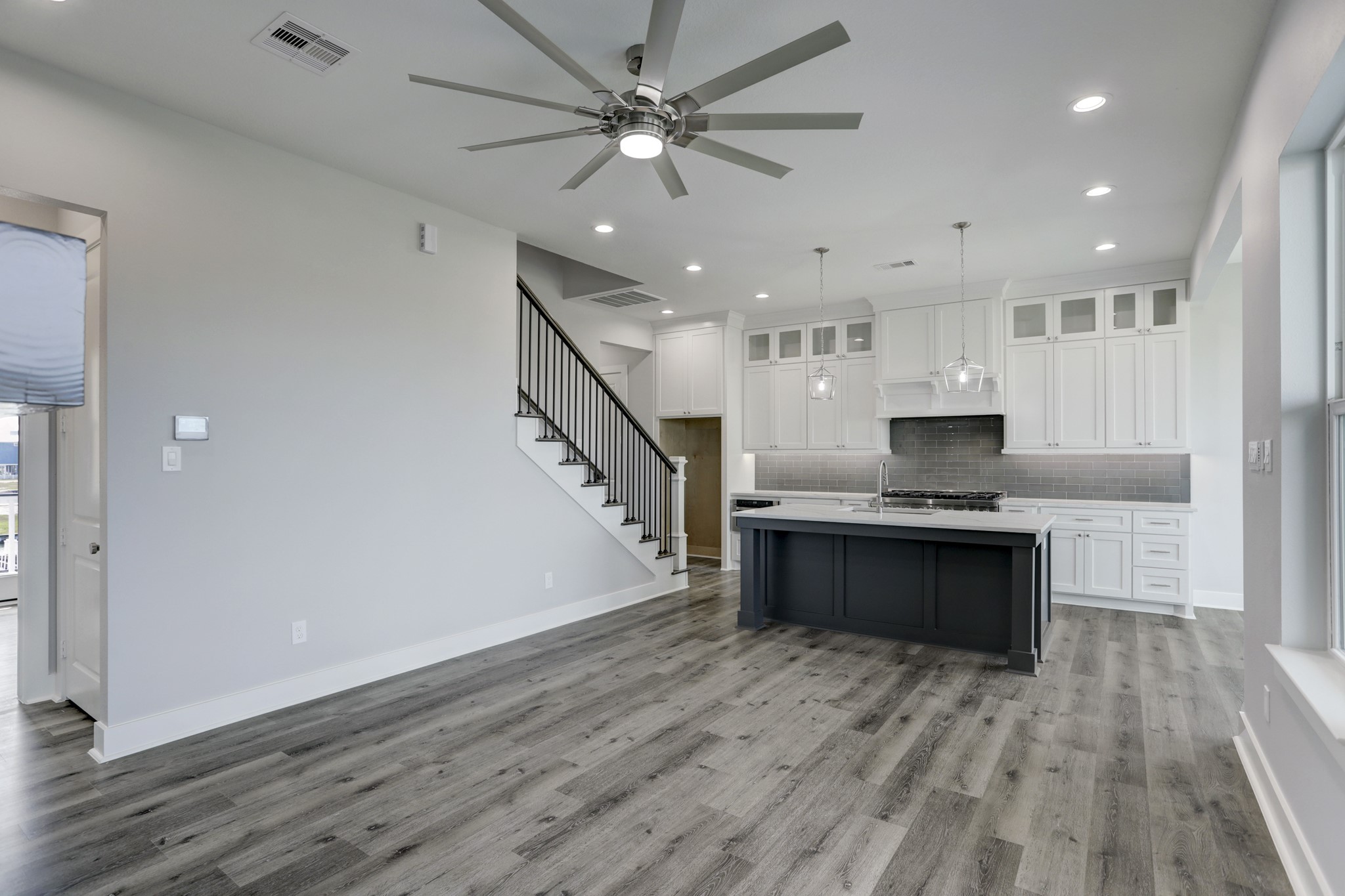 20 Largo, Hitchcock, TX 77563