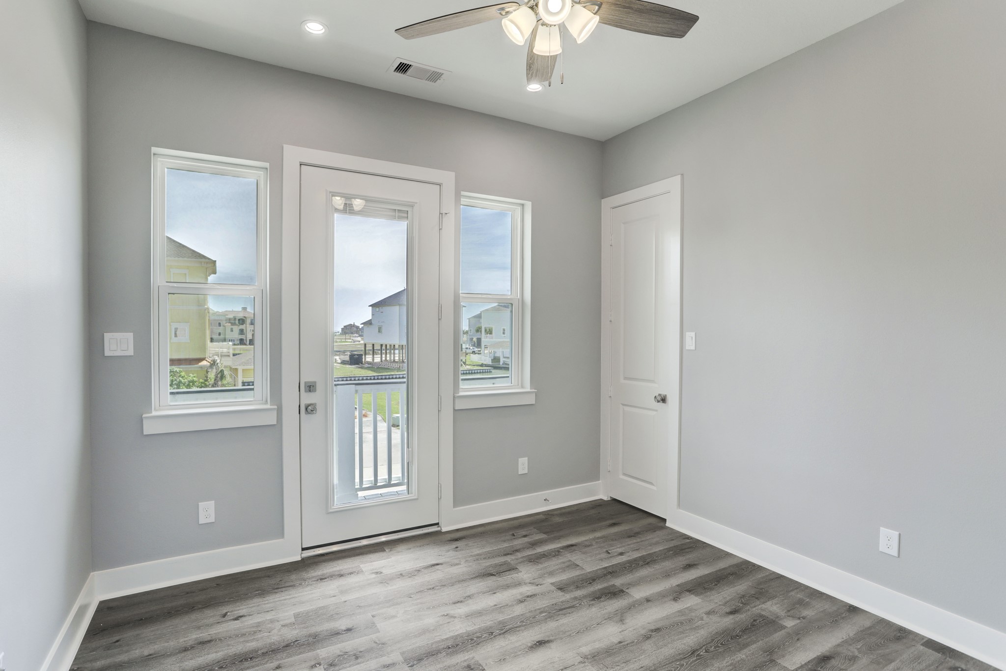 20 Largo, Hitchcock, TX 77563