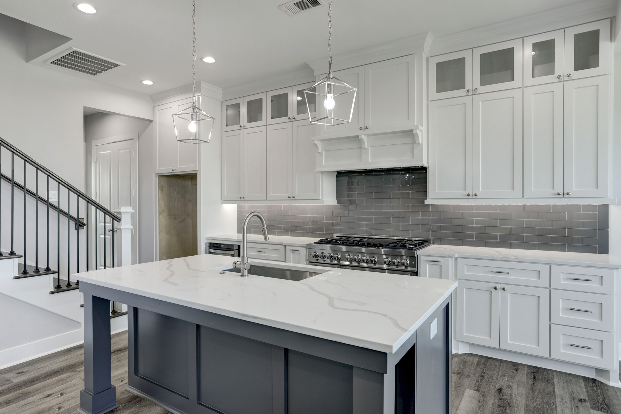 20 Largo, Hitchcock, TX 77563