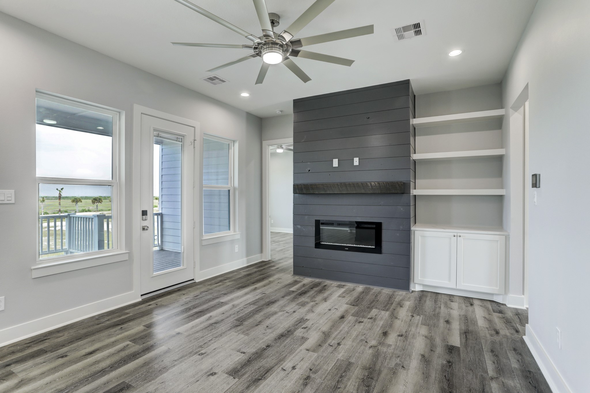 20 Largo, Hitchcock, TX 77563