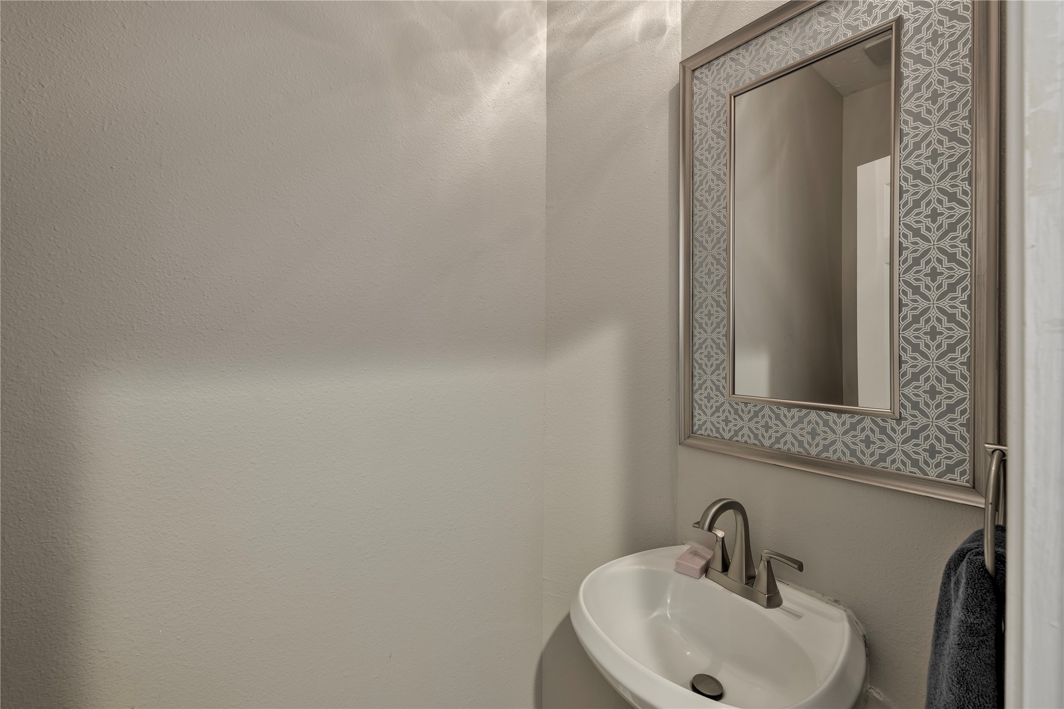 15900 Oleta Lane, Sugar Land, TX 77498