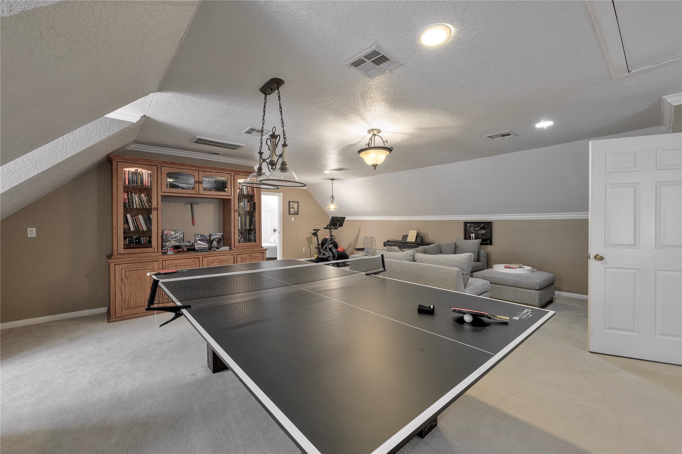 Game room/2nd floor