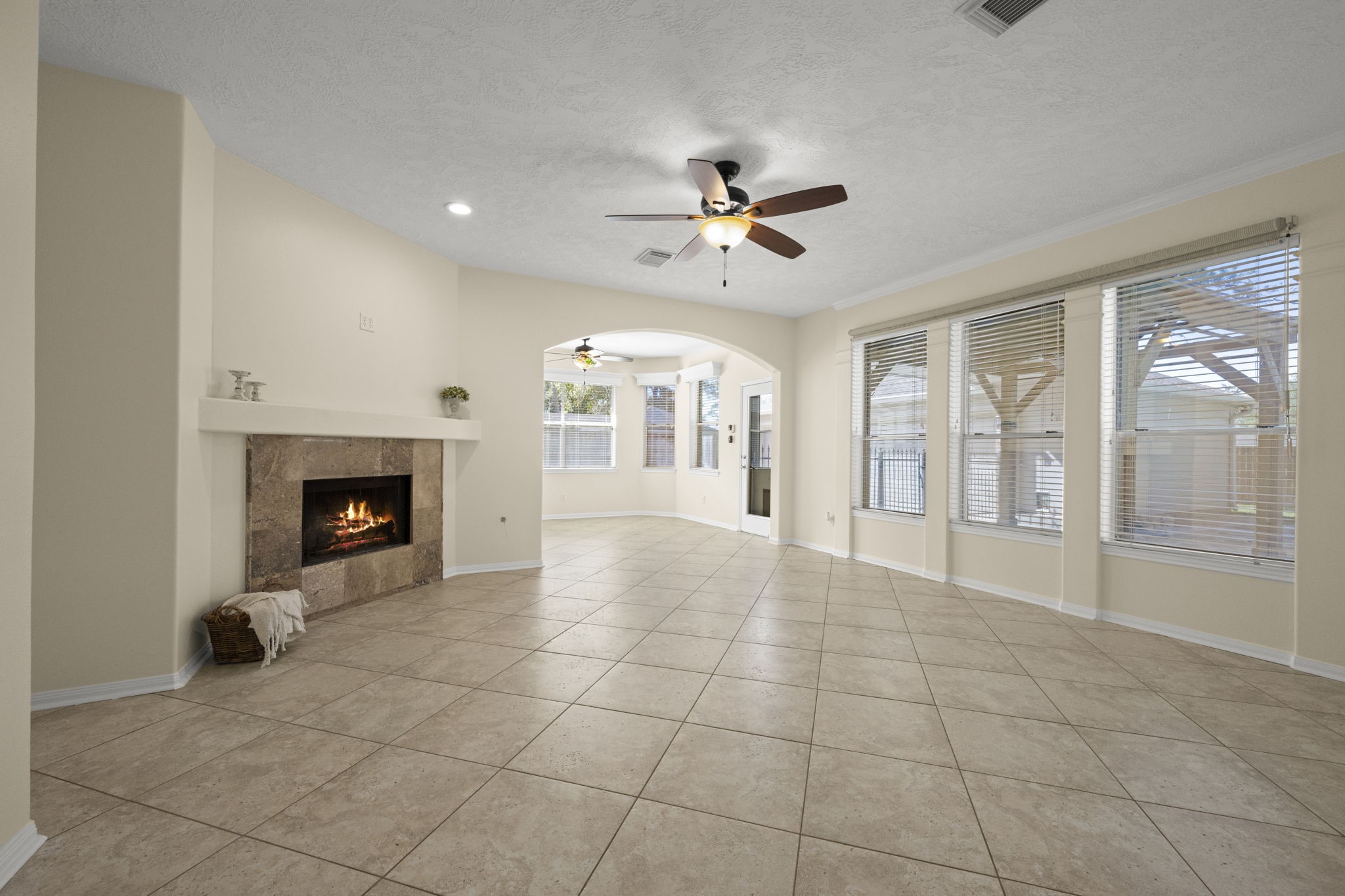 IMAGINE THE POSSIBILITIES! Here's the spacious 20 x 17 family room without furnishings, so you can envision YOUR favorite furniture, personal style & the perfect arrangement for everyday living and entertaining!