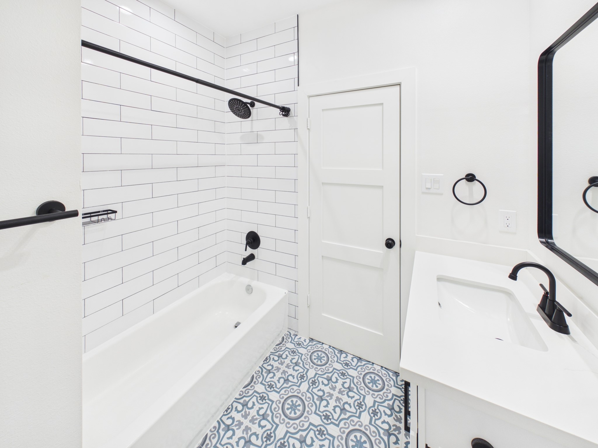 secondary full bath