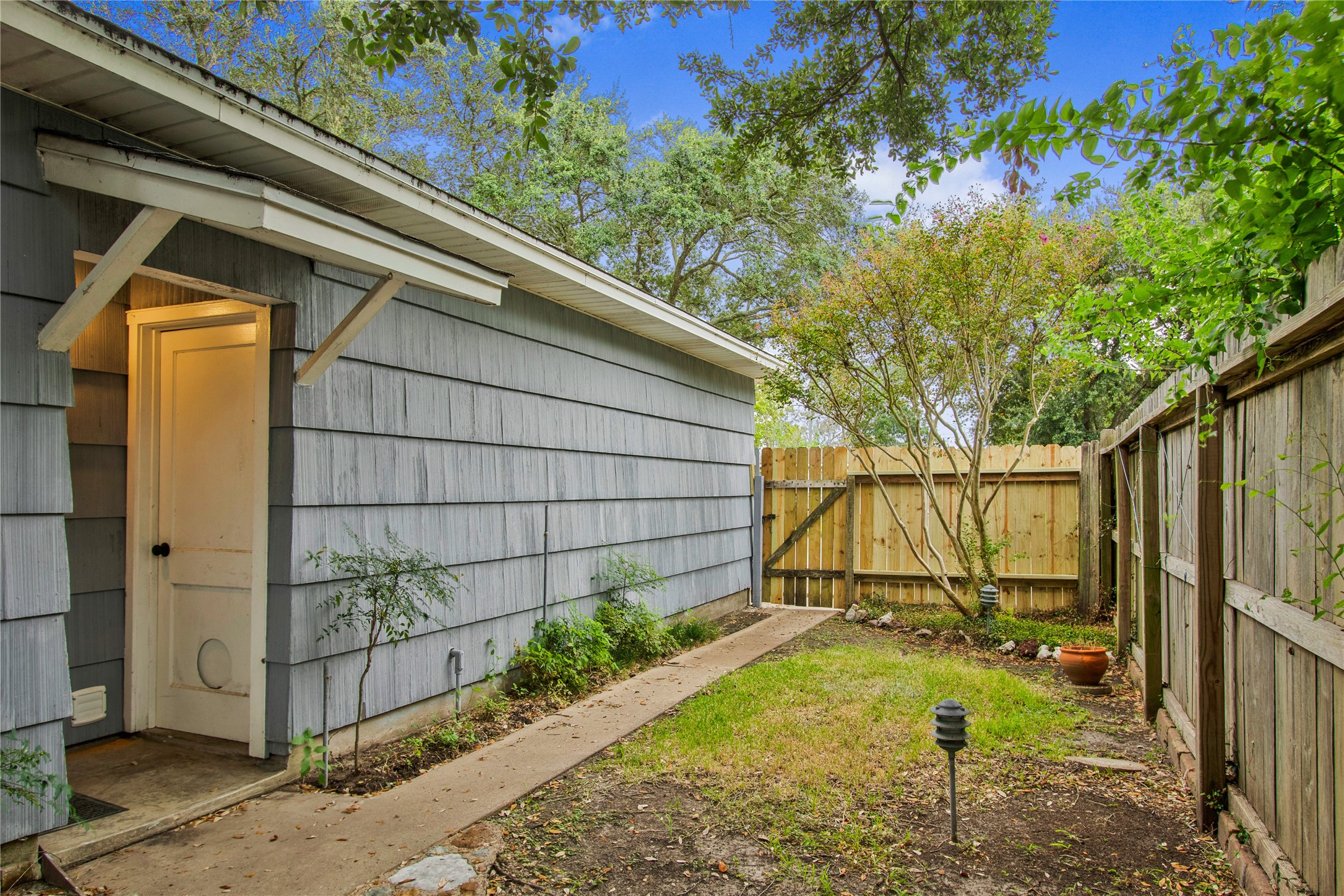 1506 14th Avenue N, Texas City, TX 77590