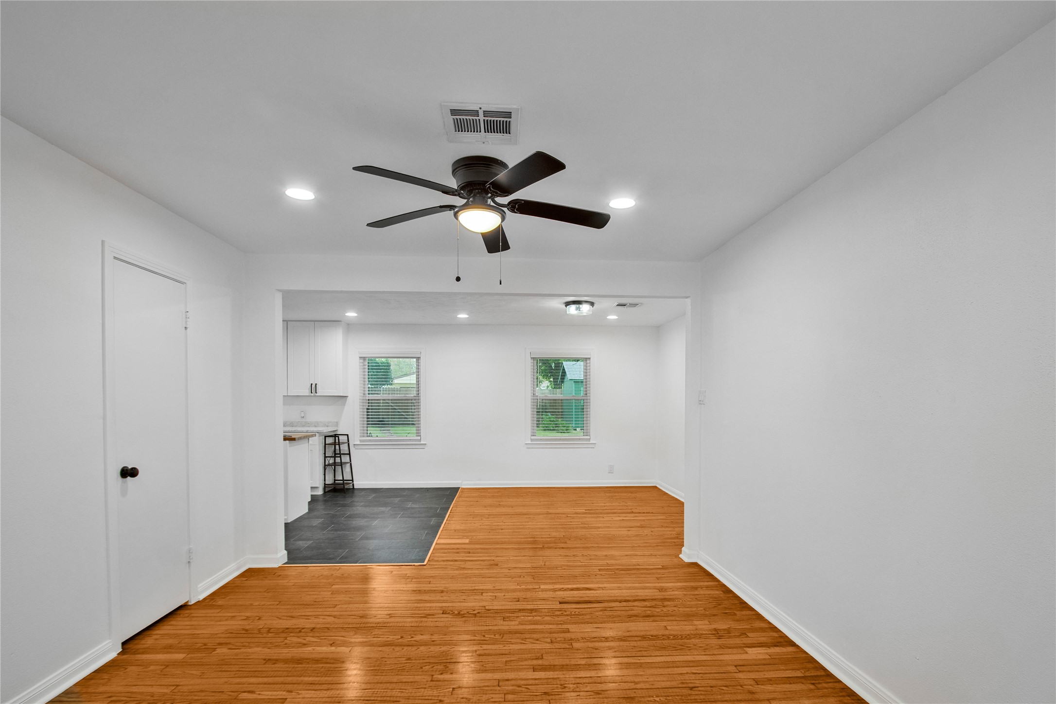 1506 14th Avenue N, Texas City, TX 77590